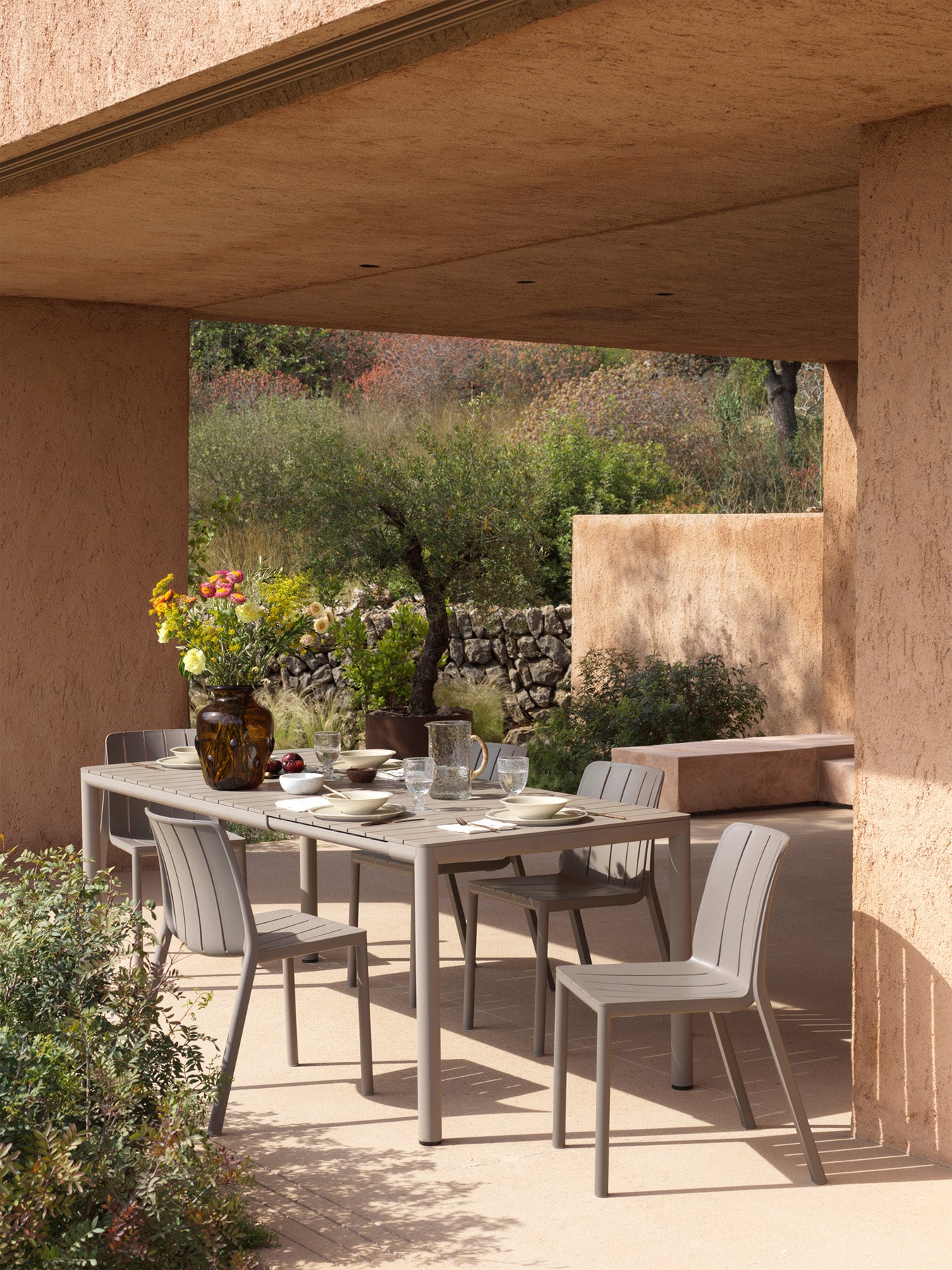 Tevere Extendable Table with 6 Tiberina Bistro Chairs