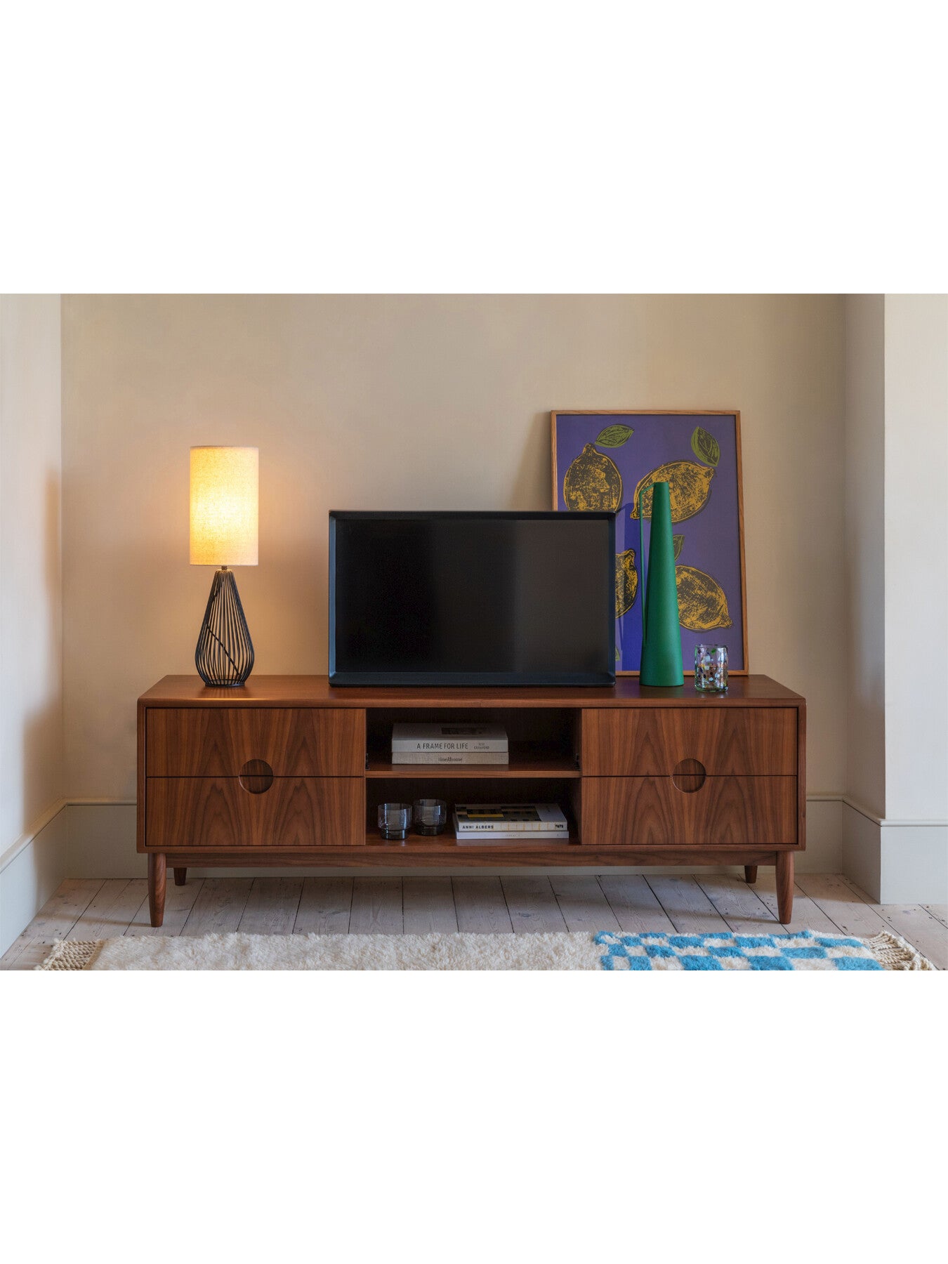 Amira AV Unit
