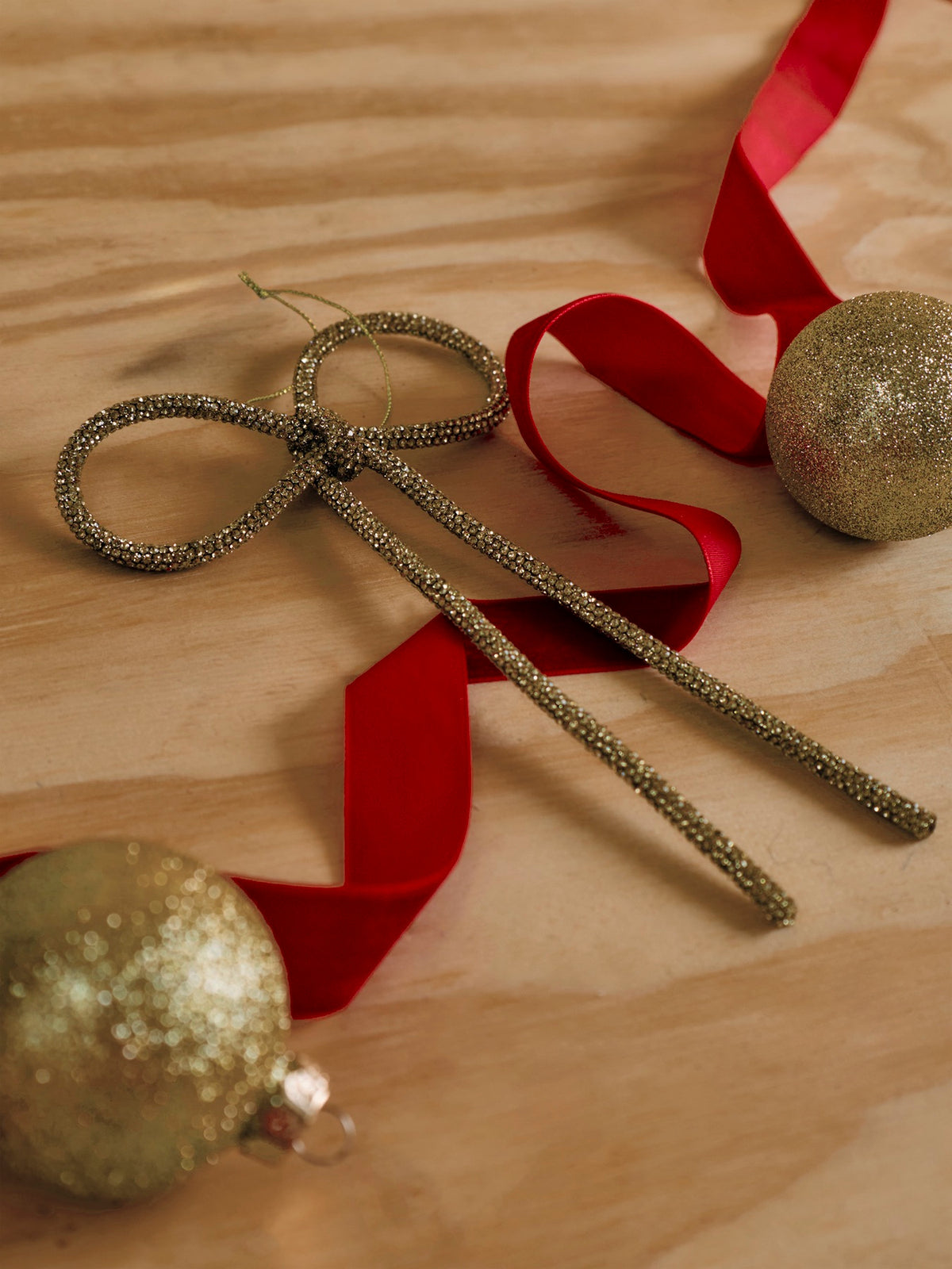 Sparkle Bow Hanging Decoration 19cm - Gold