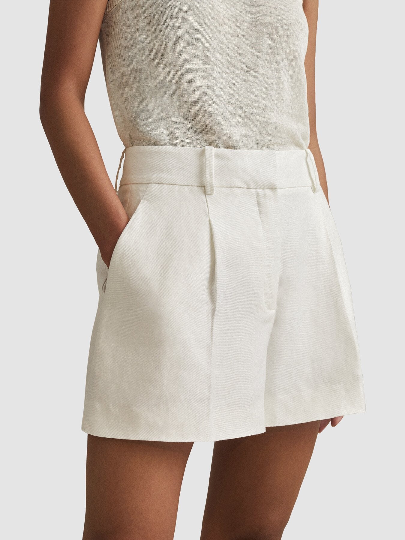 Lori Viscose-Linen Front Pleat Suit Shorts