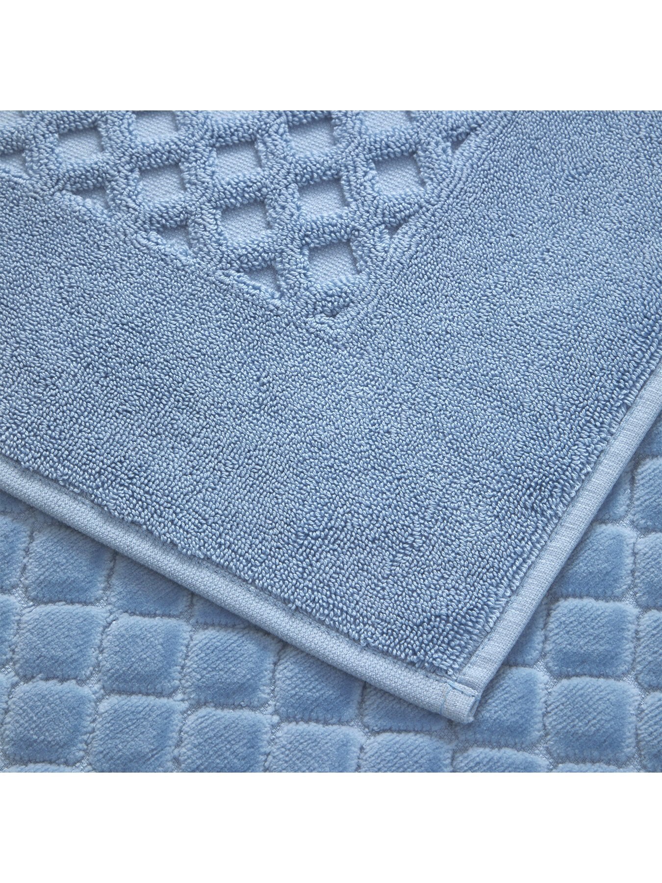 Etoile Bath Mat Collection