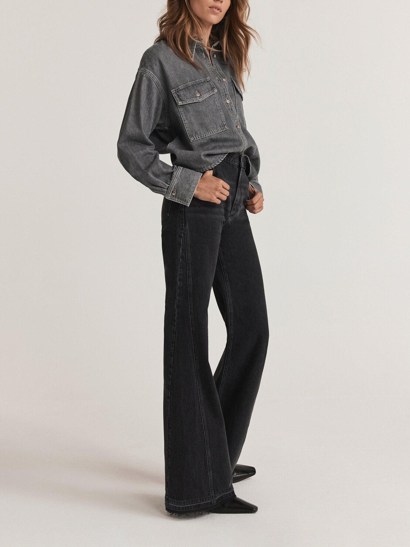 Washed Relaxed Flared Jeans