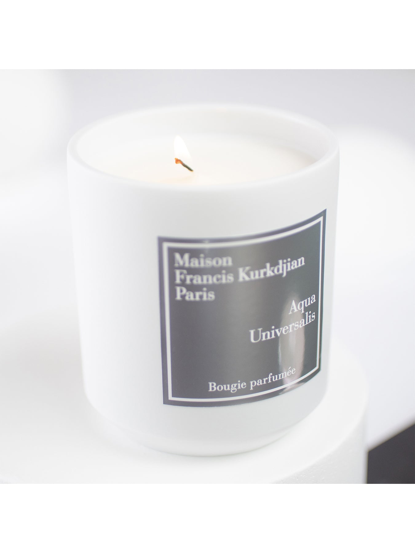 Aqua Universalis Scented Candle 280g