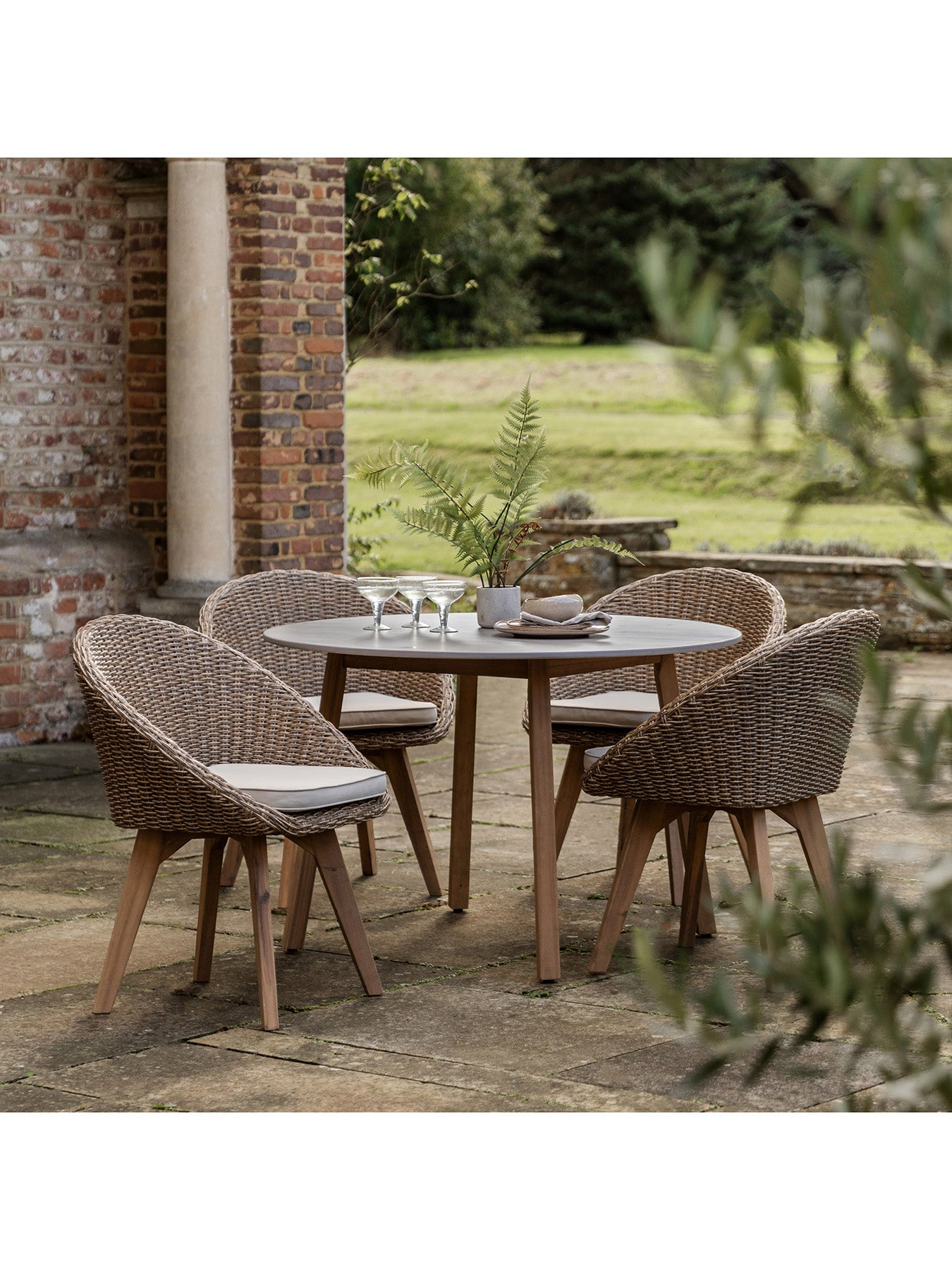 Avena 4 Seater Dining Set