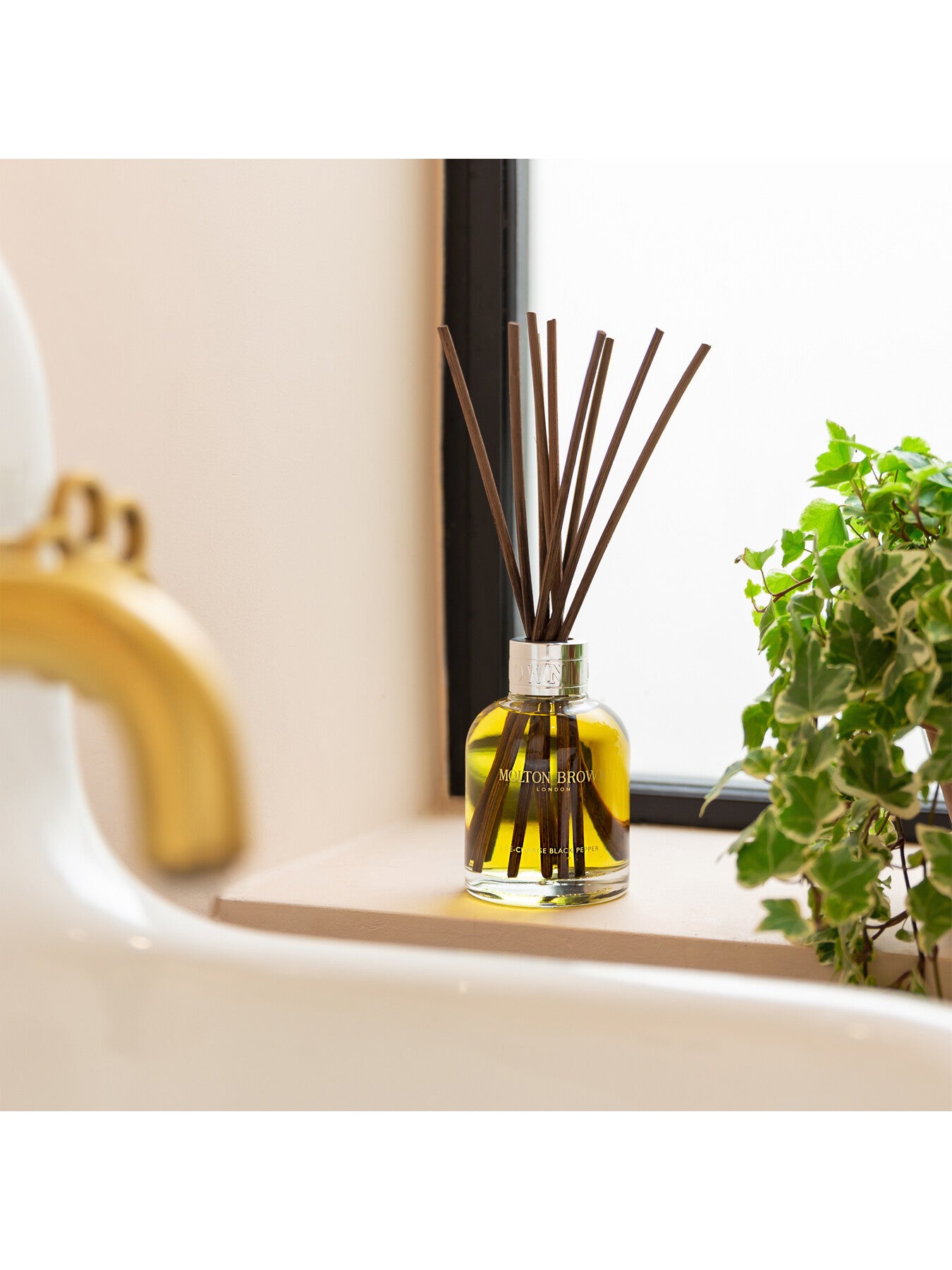 Re-Charge Black Pepper Aroma Reeds 150ml