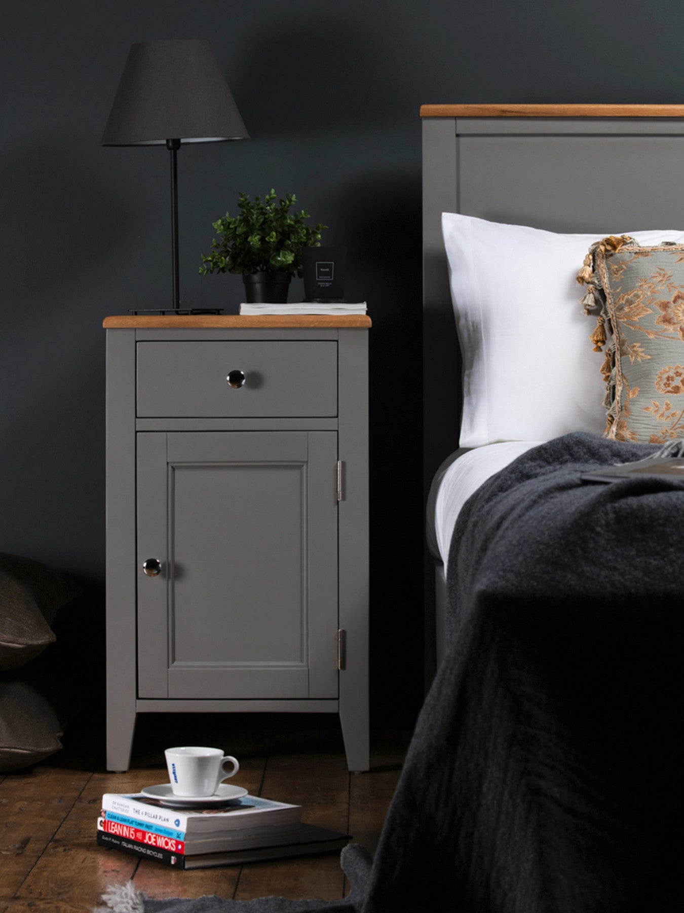 Woodstock King Size Bed
