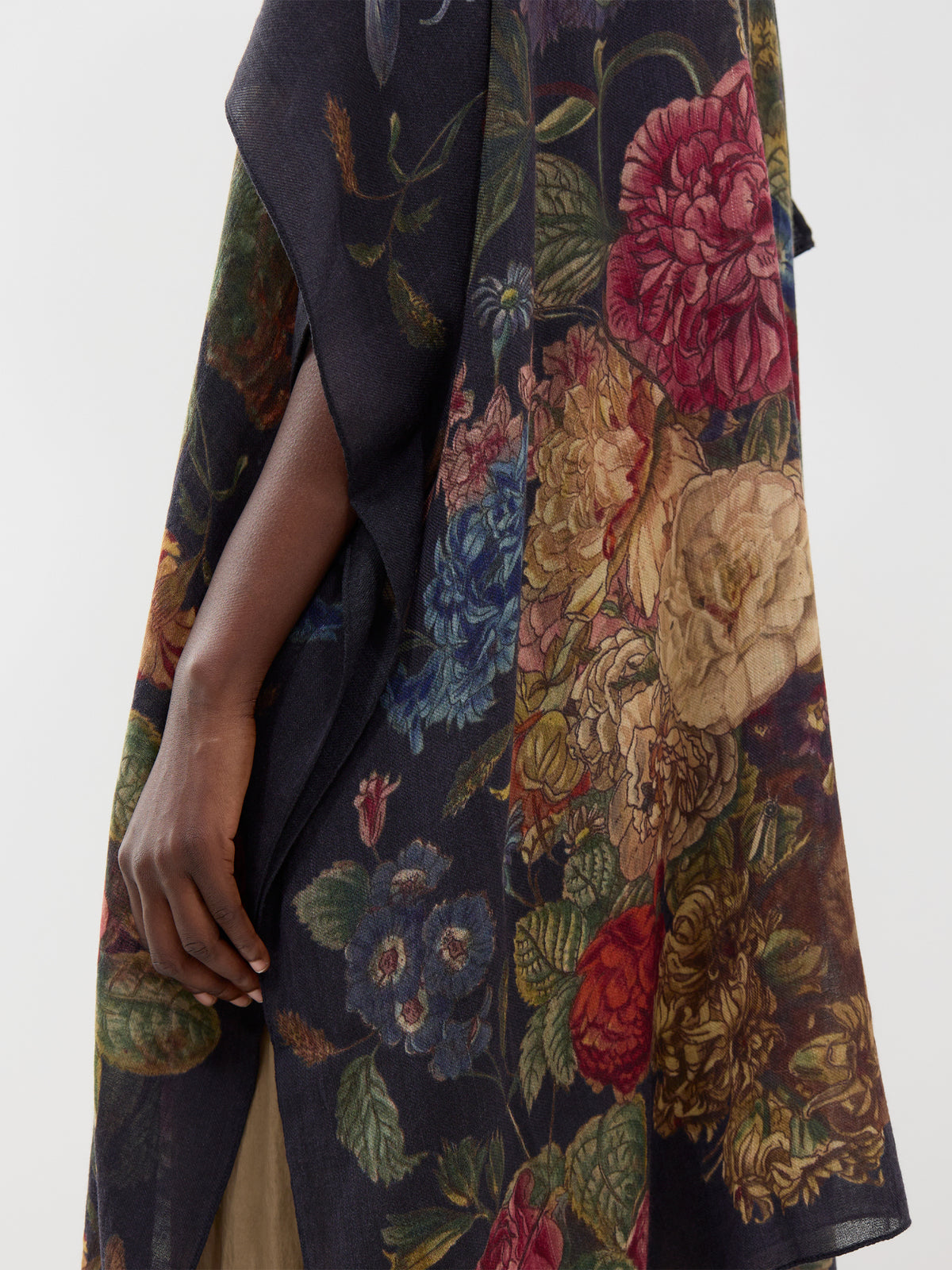 Primula Wool Throwover - Black
