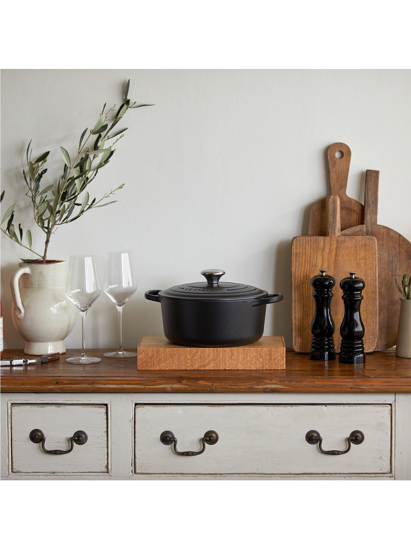 Cast Iron Round Casserole 28cm Satin Black