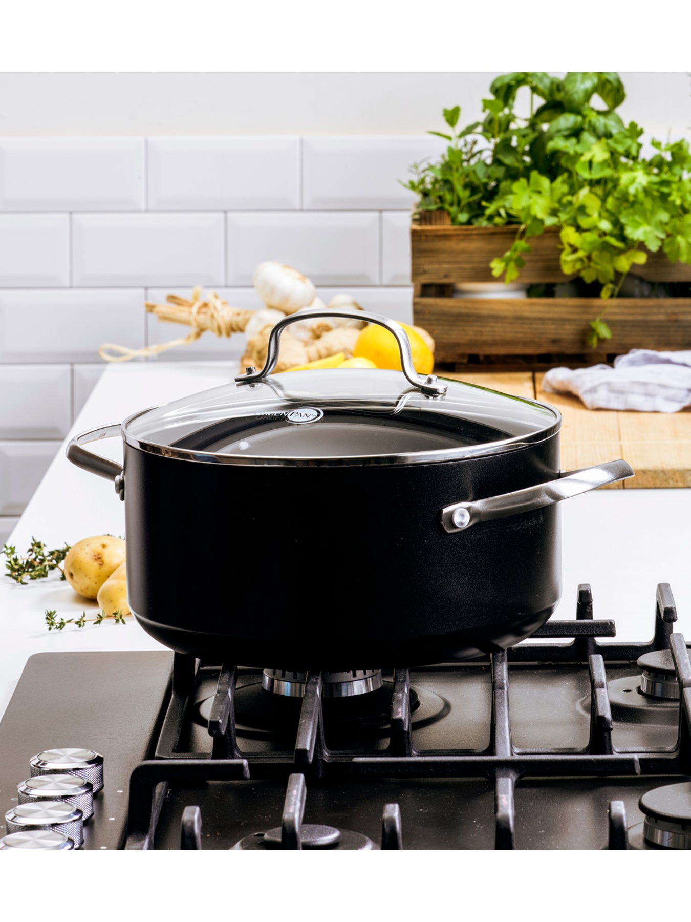 Copenhagen Covered Casserole 24cm Black