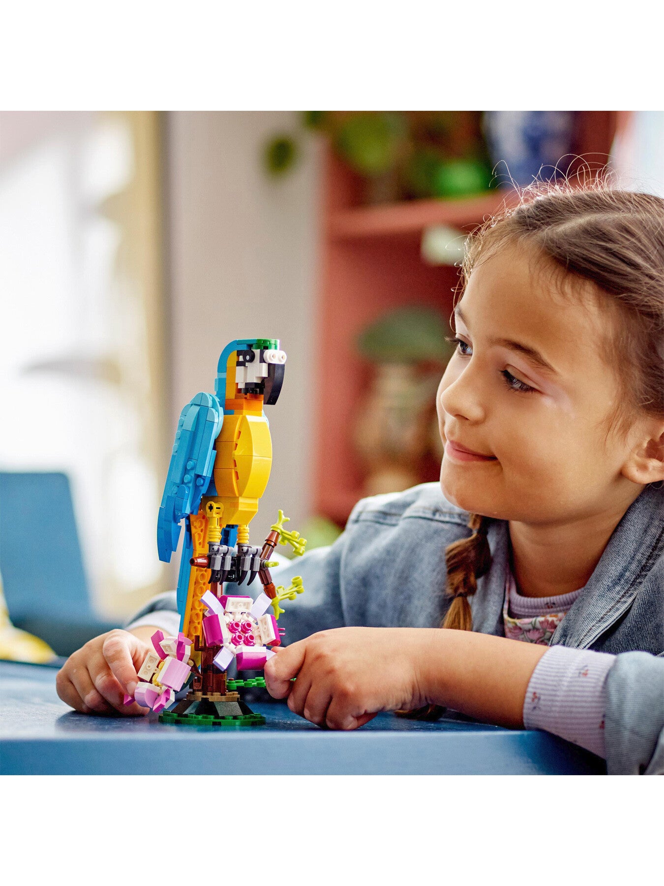 Exotic Parrot 31136