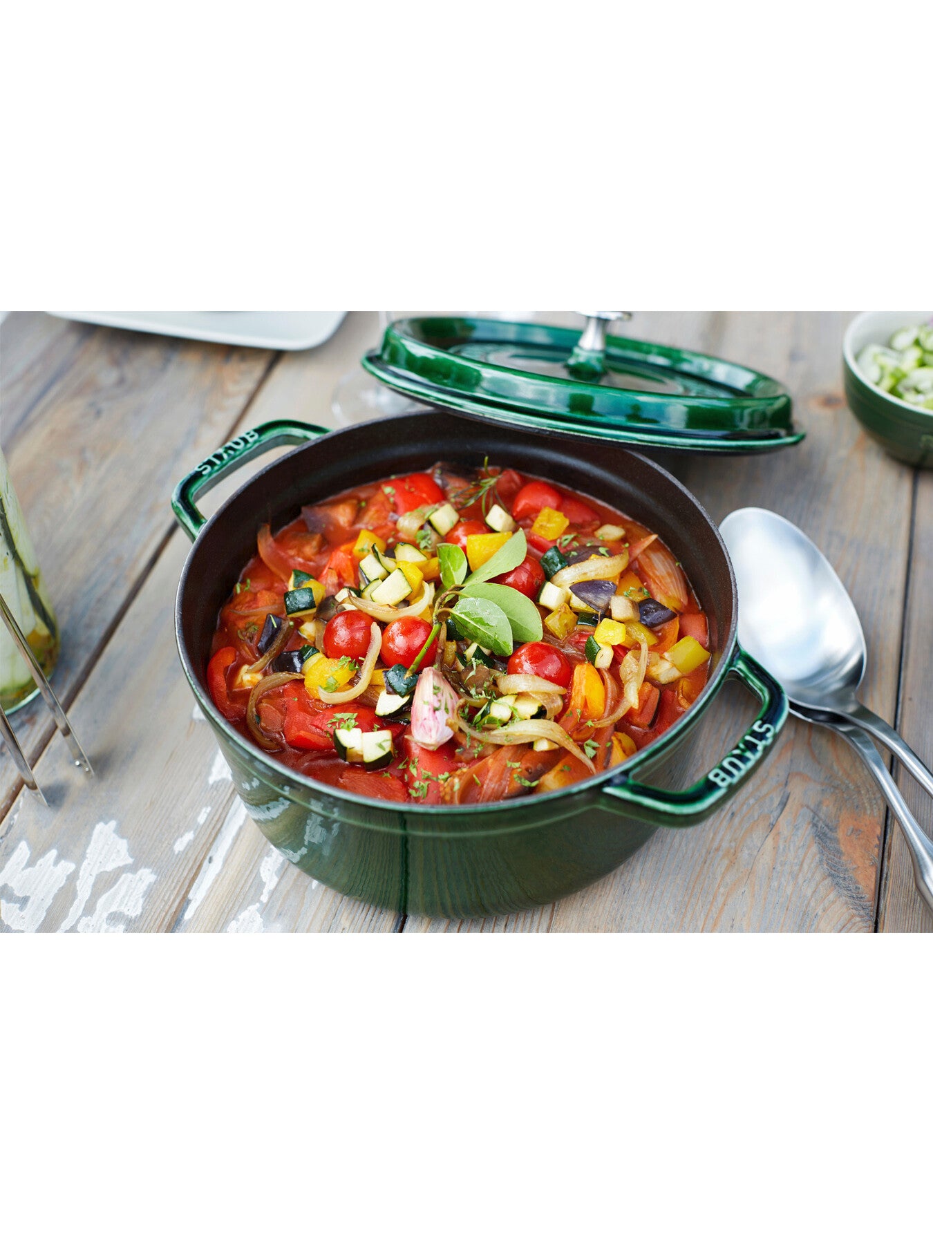Round Cast Iron Cocotte 26cm Basil Green