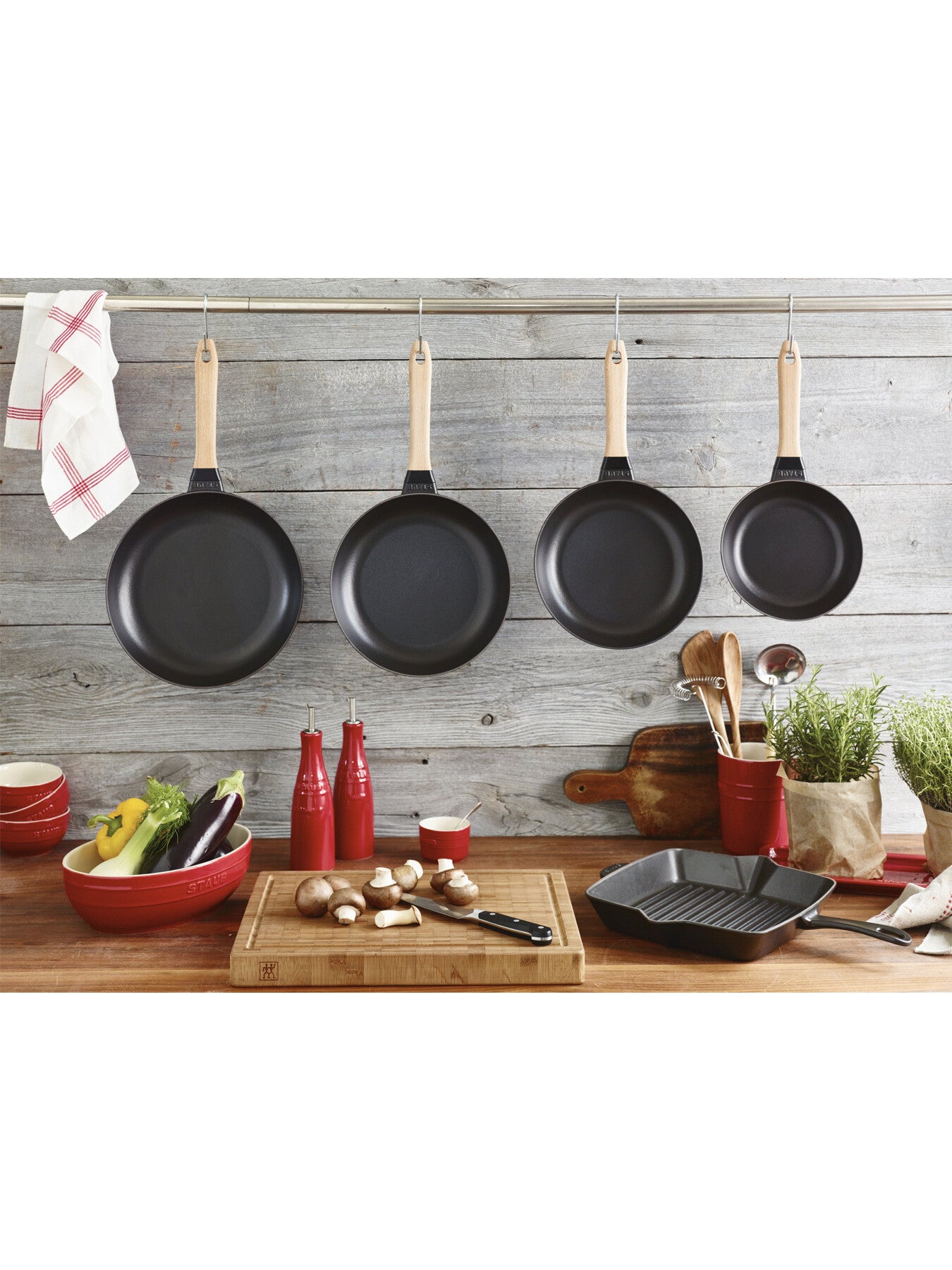 Cast Iron Frying Pan with Wooden Handle Black