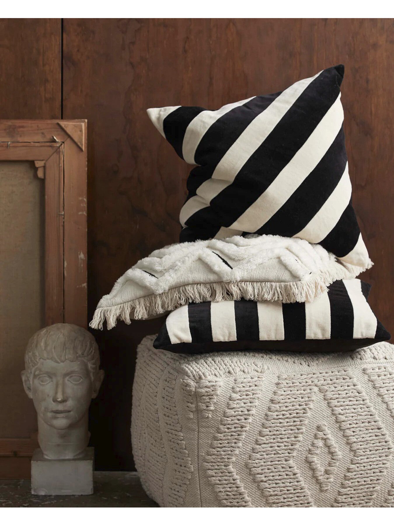 Wular Pouf