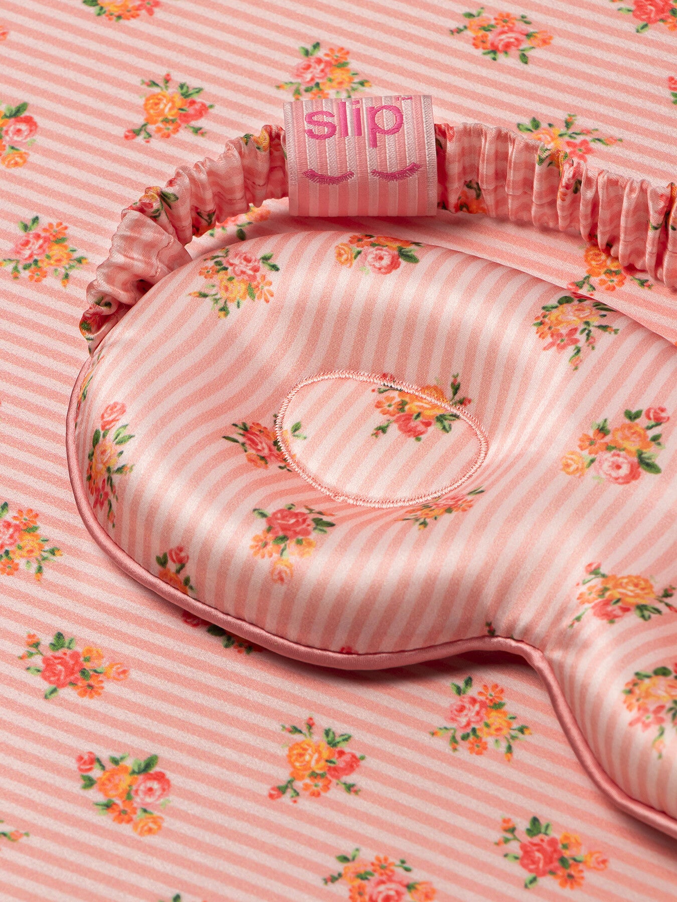 Petal Lovely Lashes Contour Silk Sleep Mask