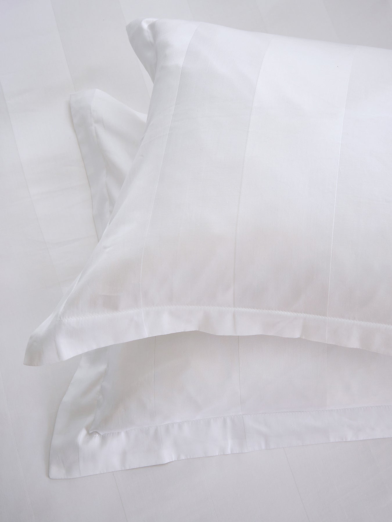 Serra Dobby Stripe White Cover Set