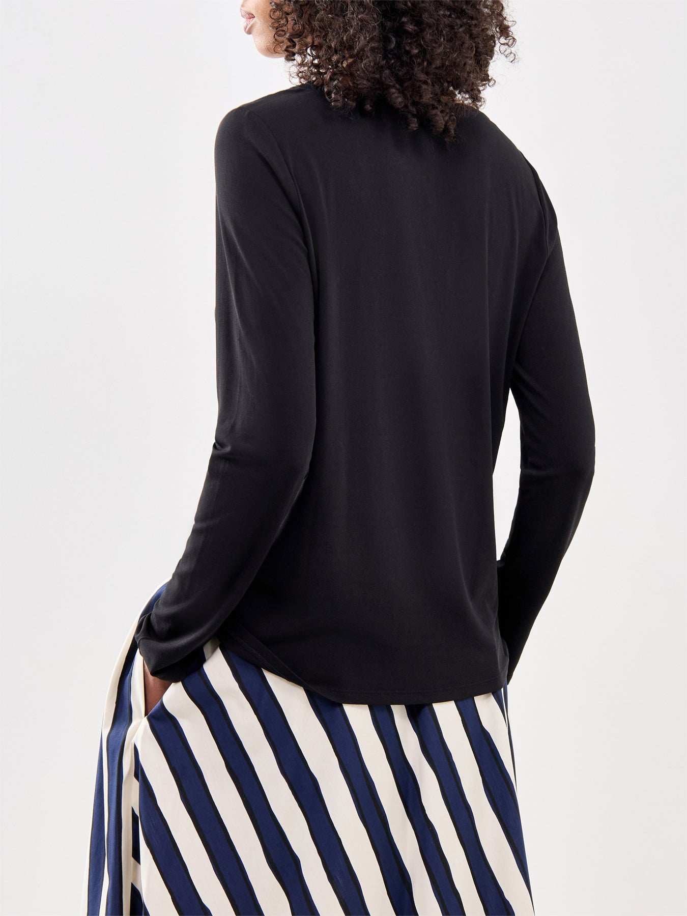 Scoop Neck L/s Slim Top Black