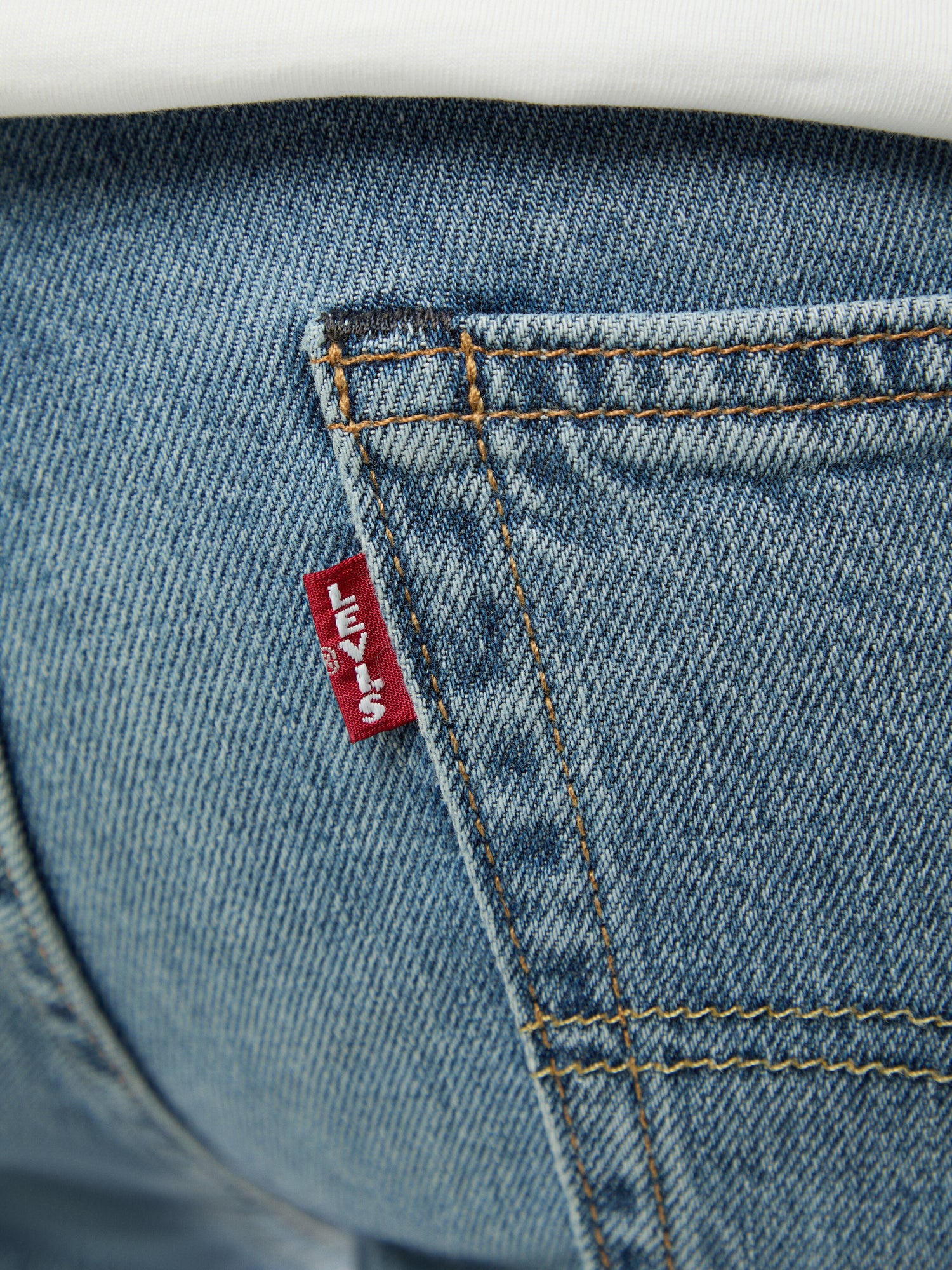 512 Slim Tapered Jeans