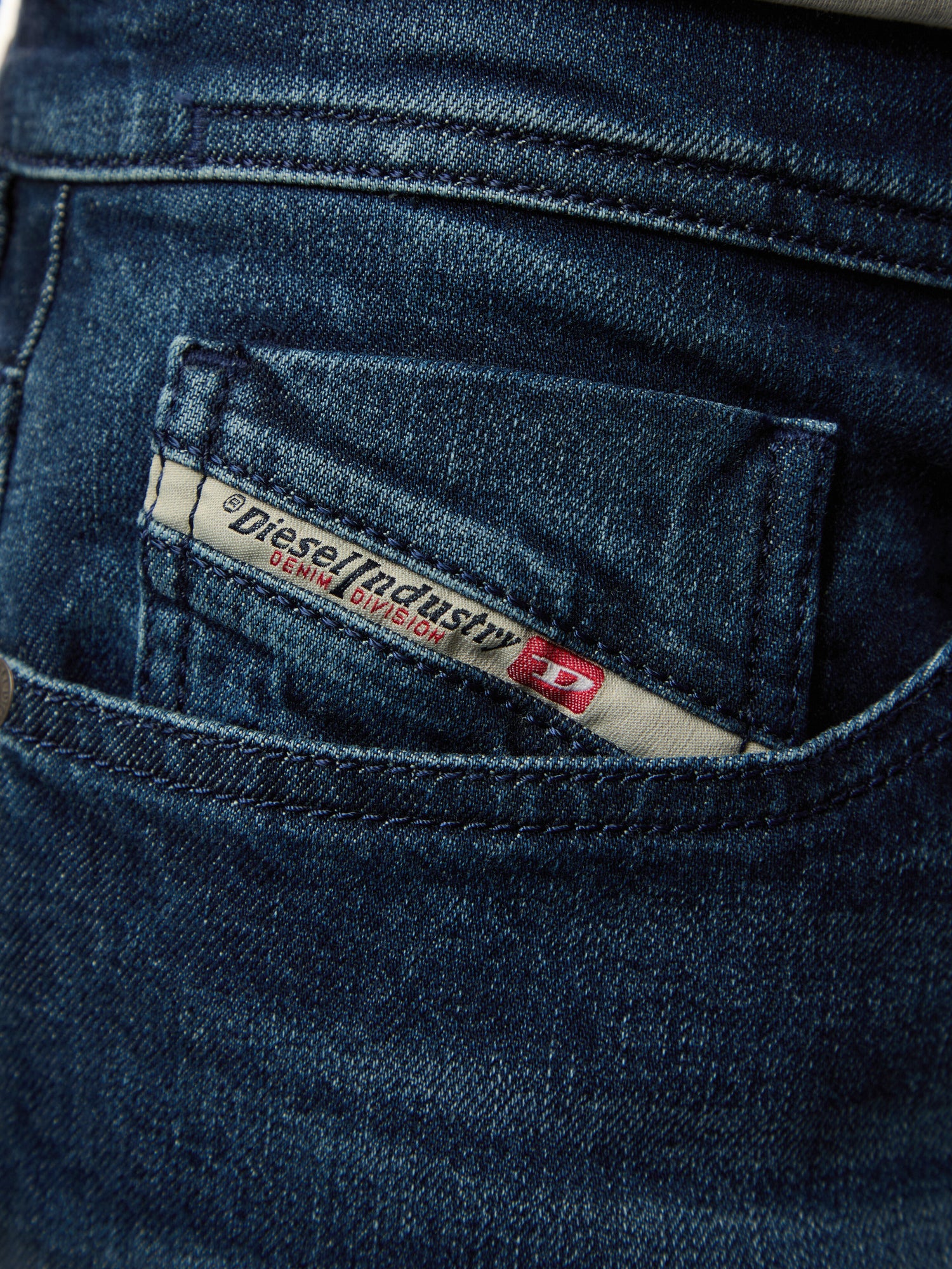 2023 D-Finitive Tapered Fit Jeans