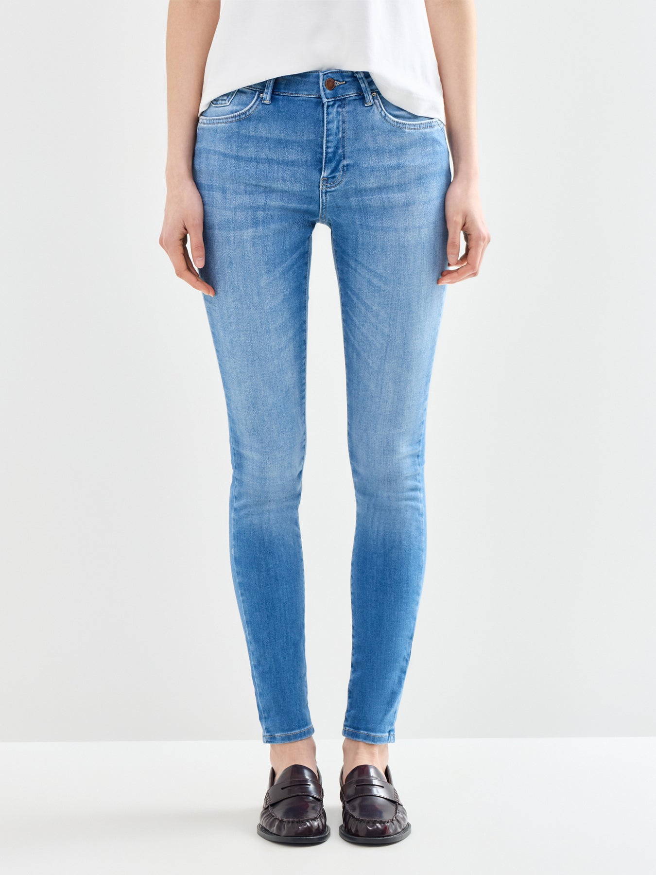 Blush Icon Coin Mid Rise Skinny Jeans Medium Blue