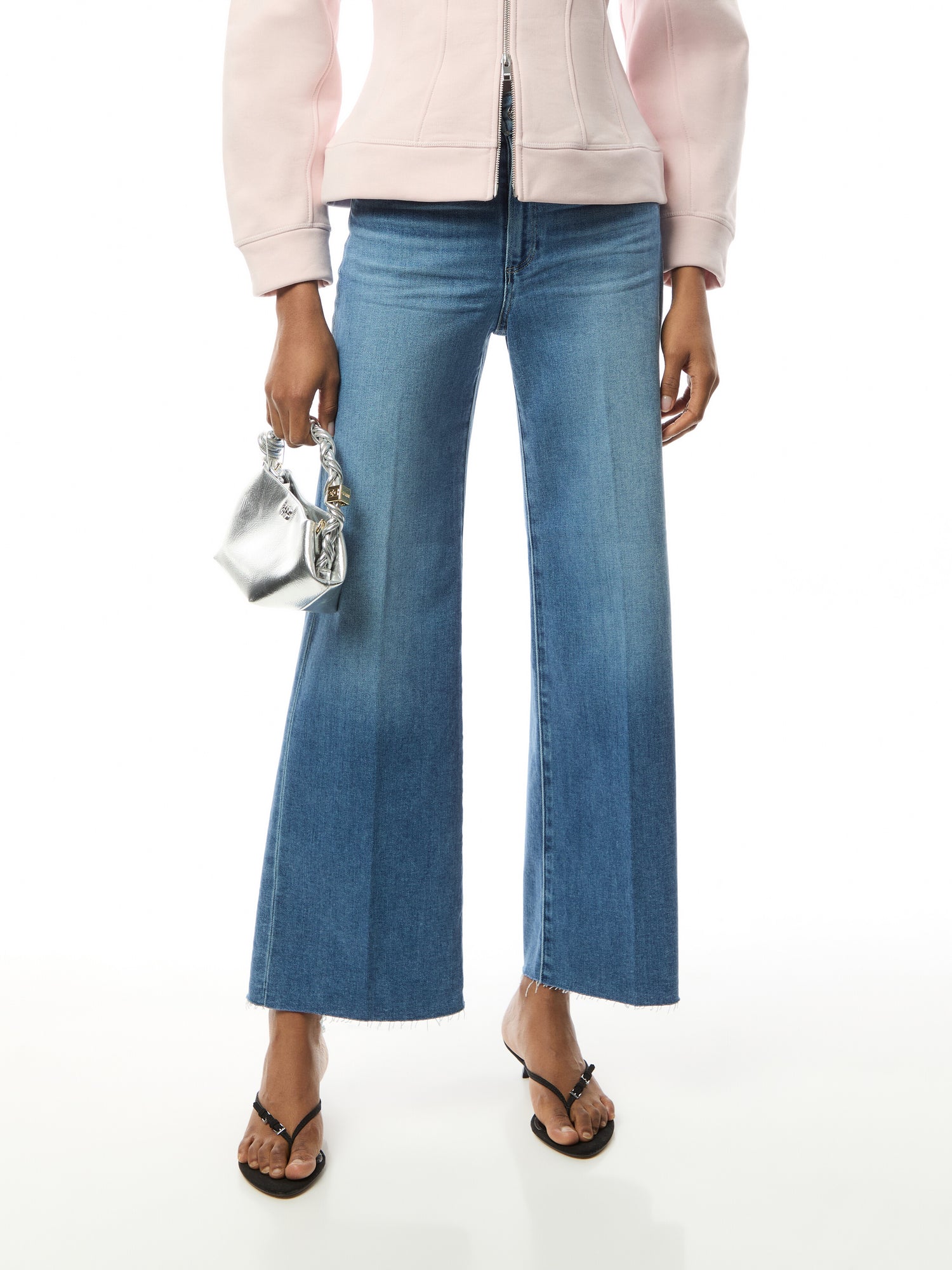 Anessa 31 Raw Hem Jeans