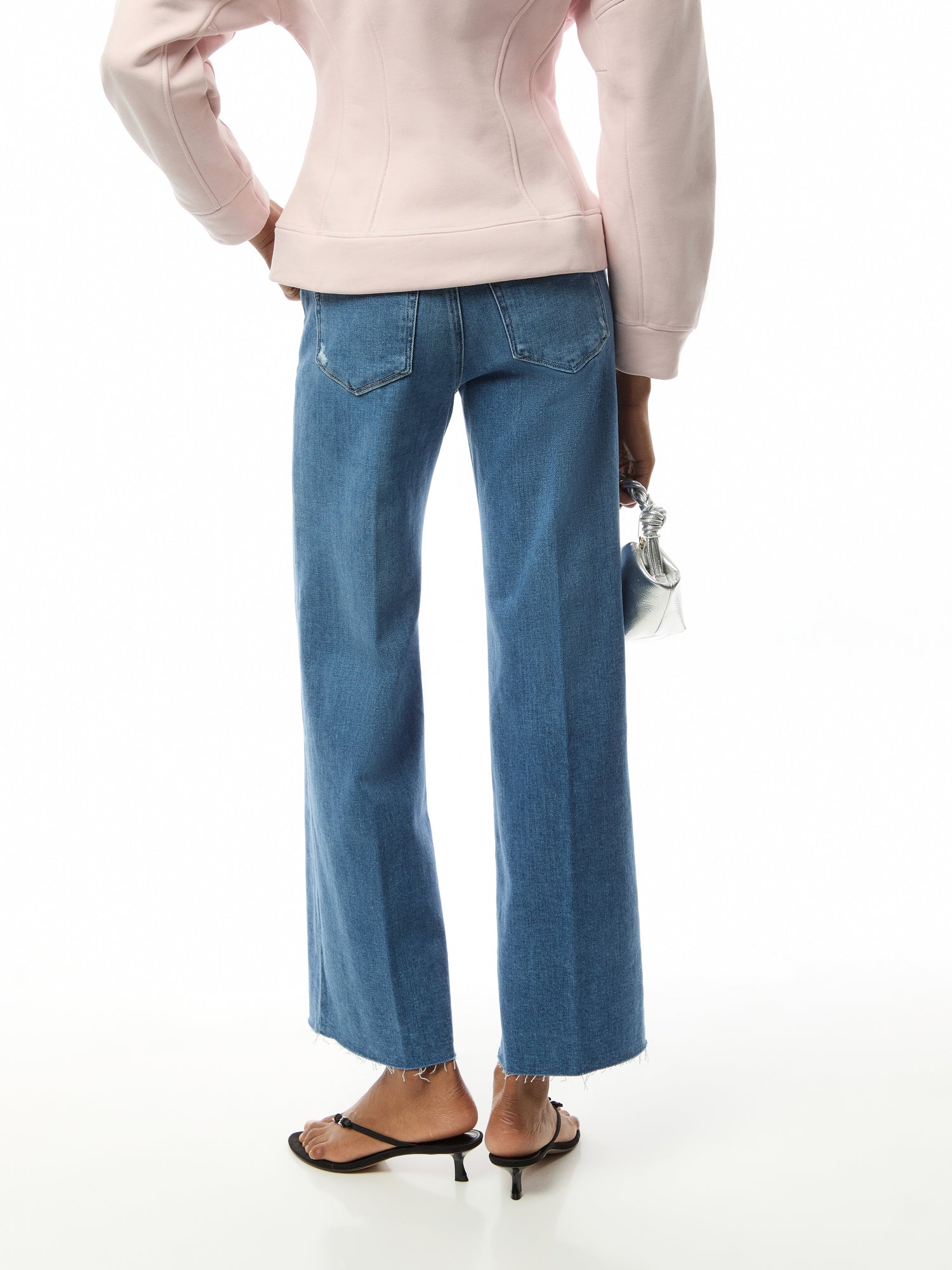 Anessa 31 Raw Hem Jeans