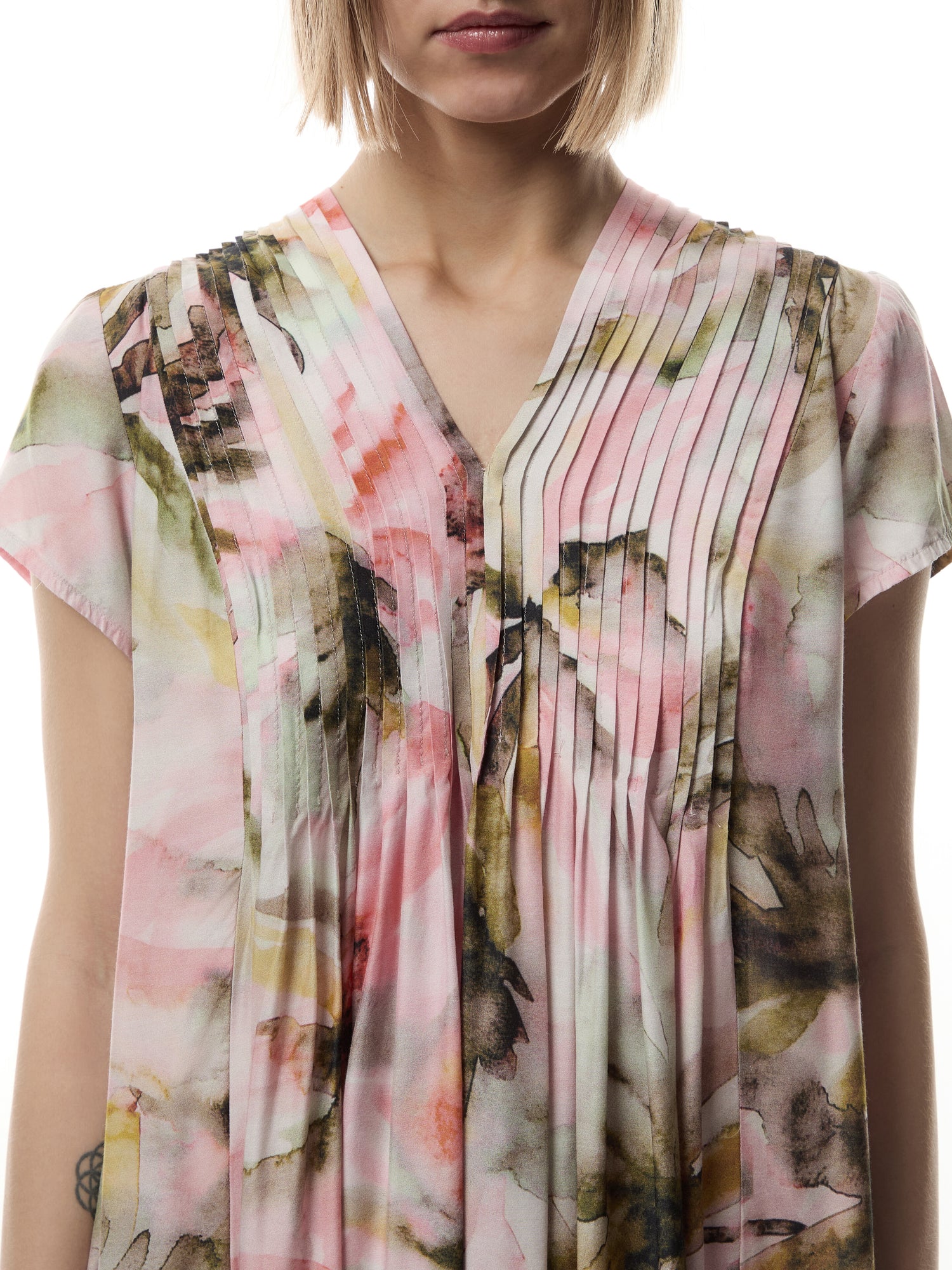 V Neck Pleat Detail Short Sleeve Printed Midi Dress