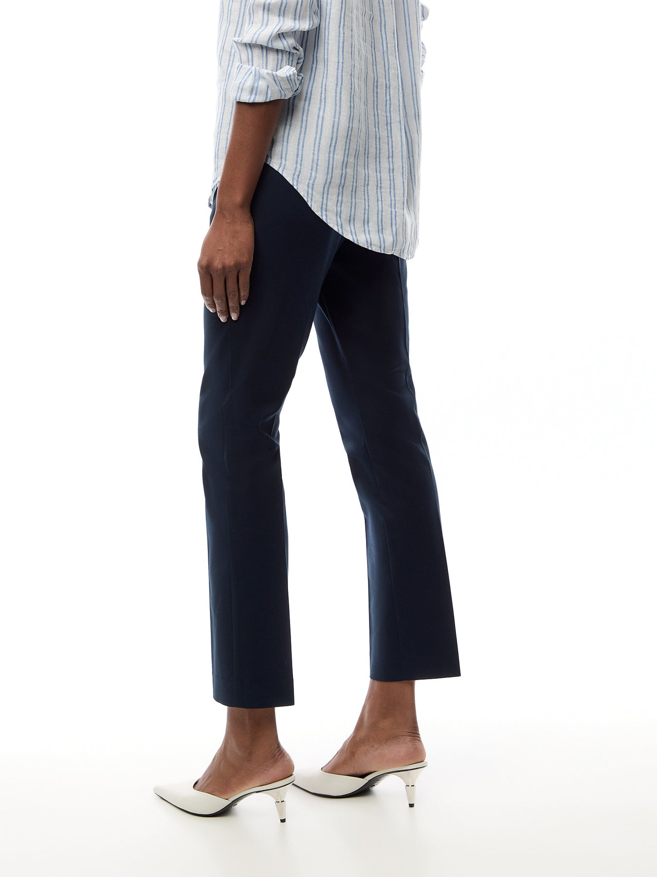 Lakythia Slim Leg Pant