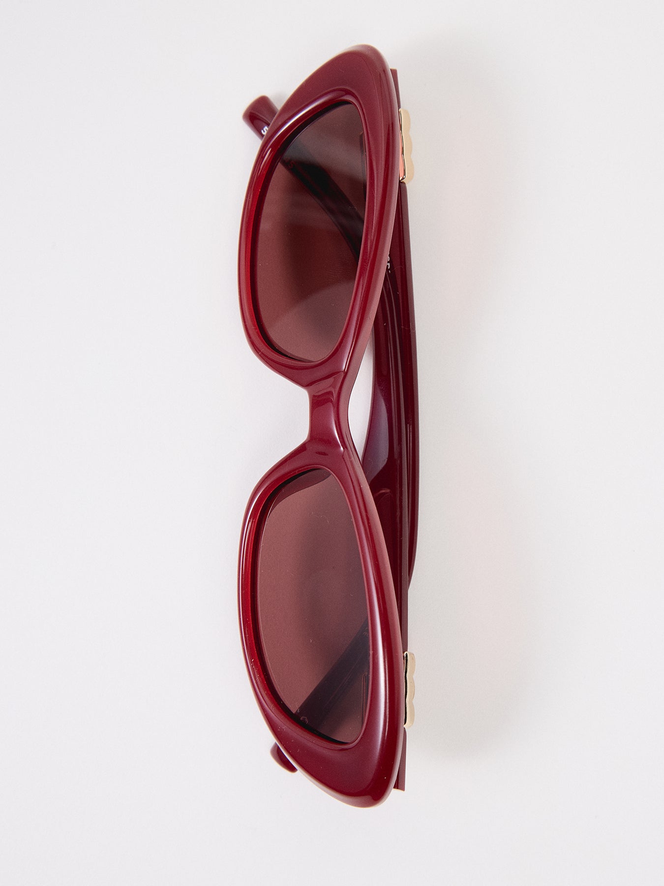 The Whisperer Garnet Rose