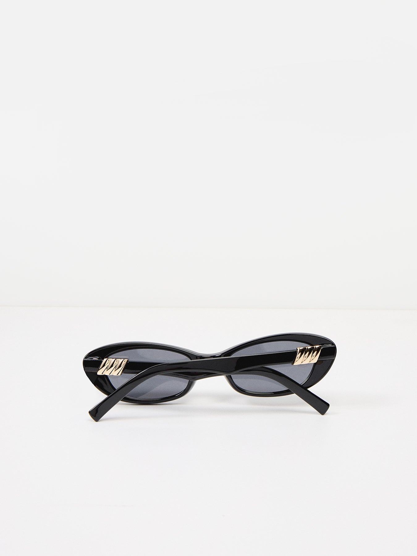 LSP2552136 The Whisperer Black Smoke Polarized