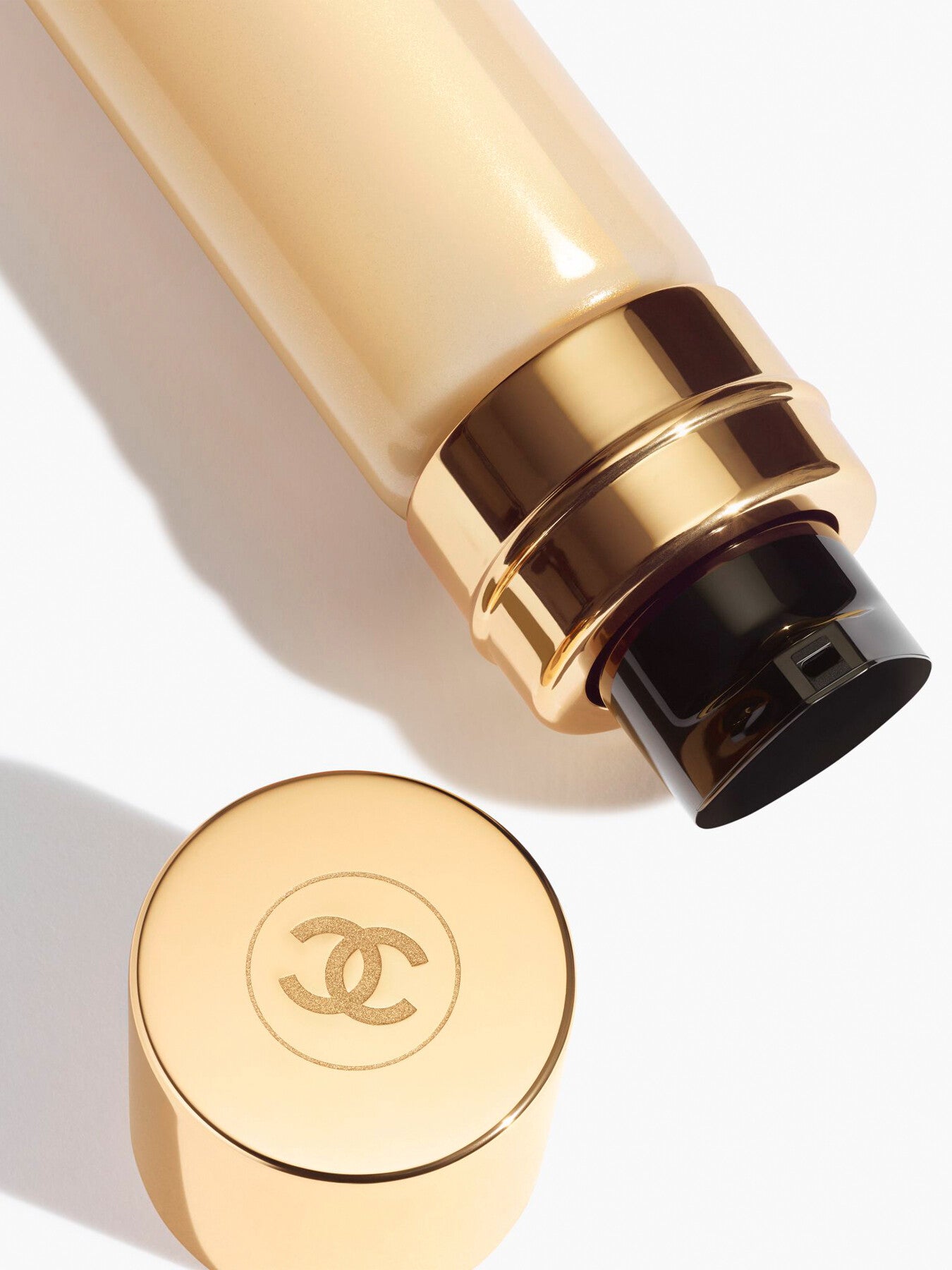 CHANEL SUBLIMAGE LE SÉRUM - REFILL ULTIMATE SERUM: REJUVENATES AND REDEFINES