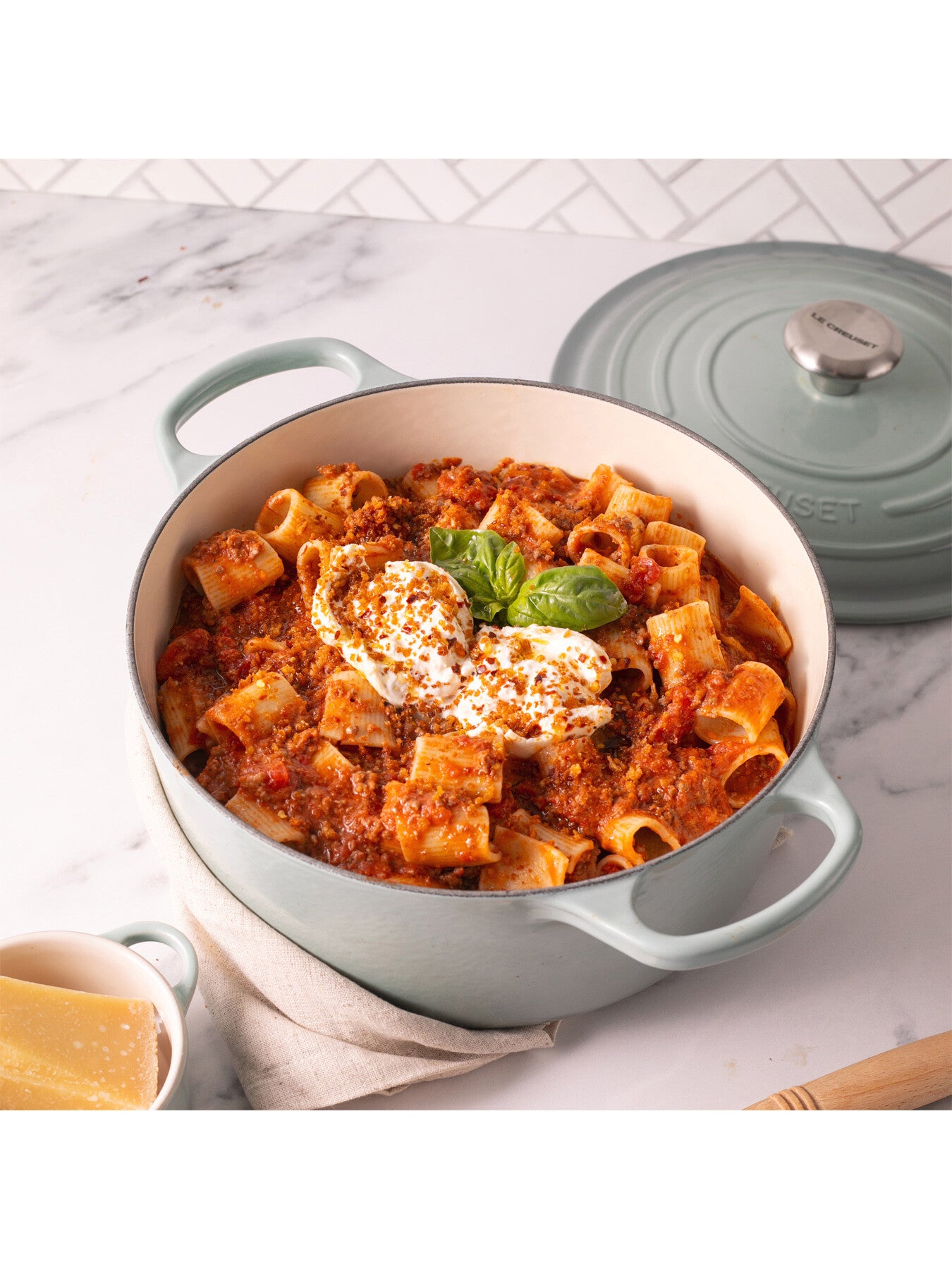Cast Iron Round Casserole 24cm Sea Salt