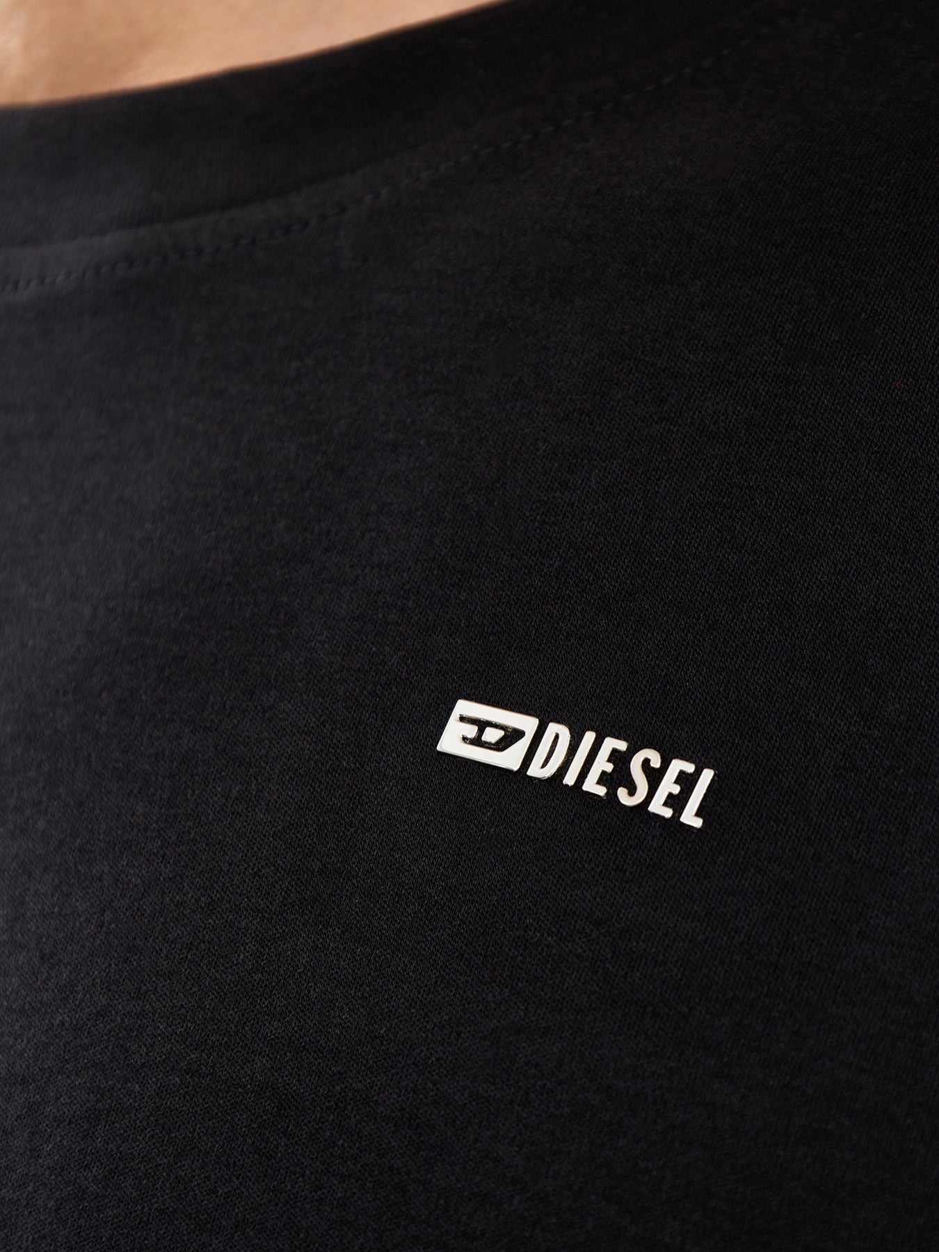 T-Adjust-Metal Logo Tee Black