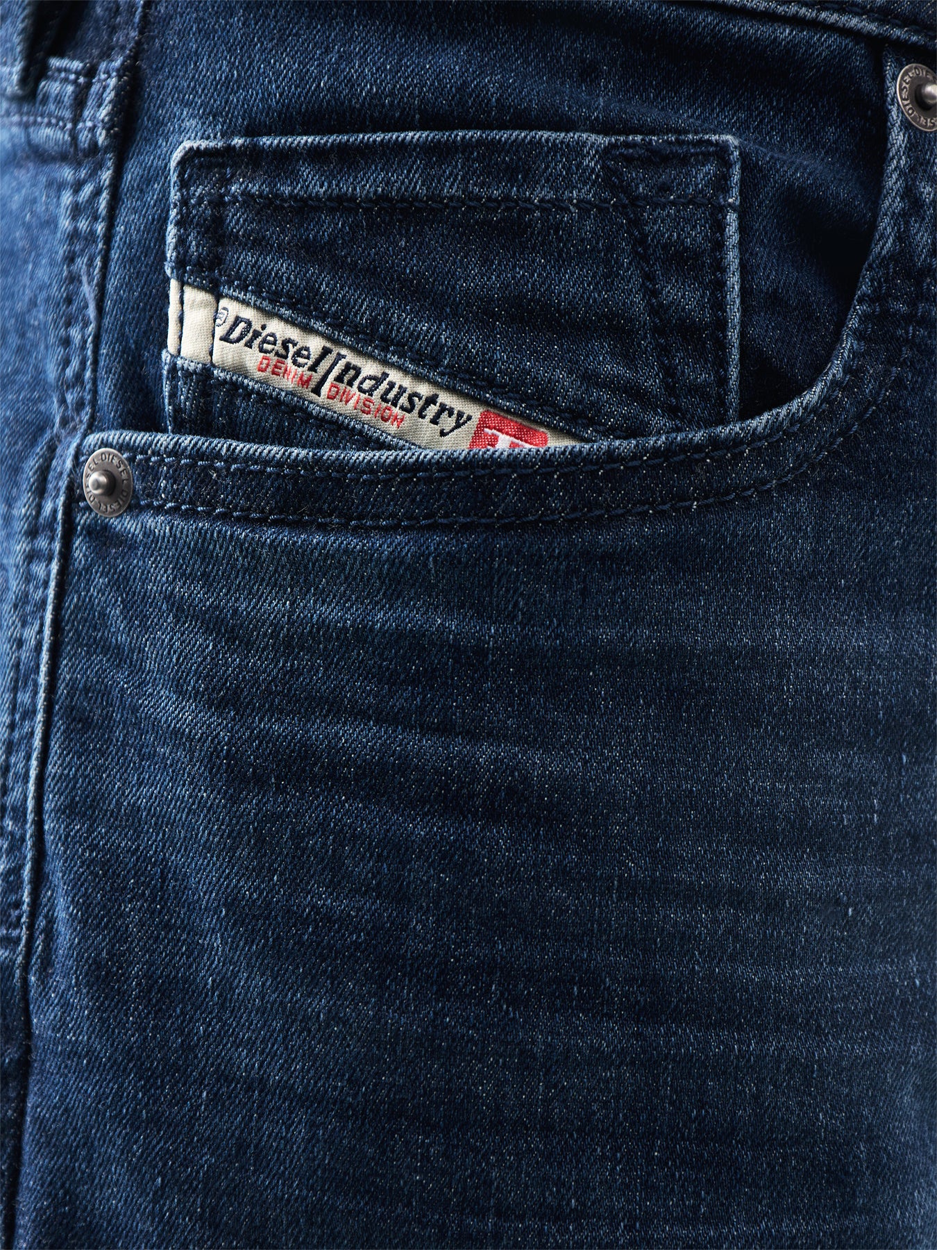 2019 D-Strukt Slim Fit Jeans
