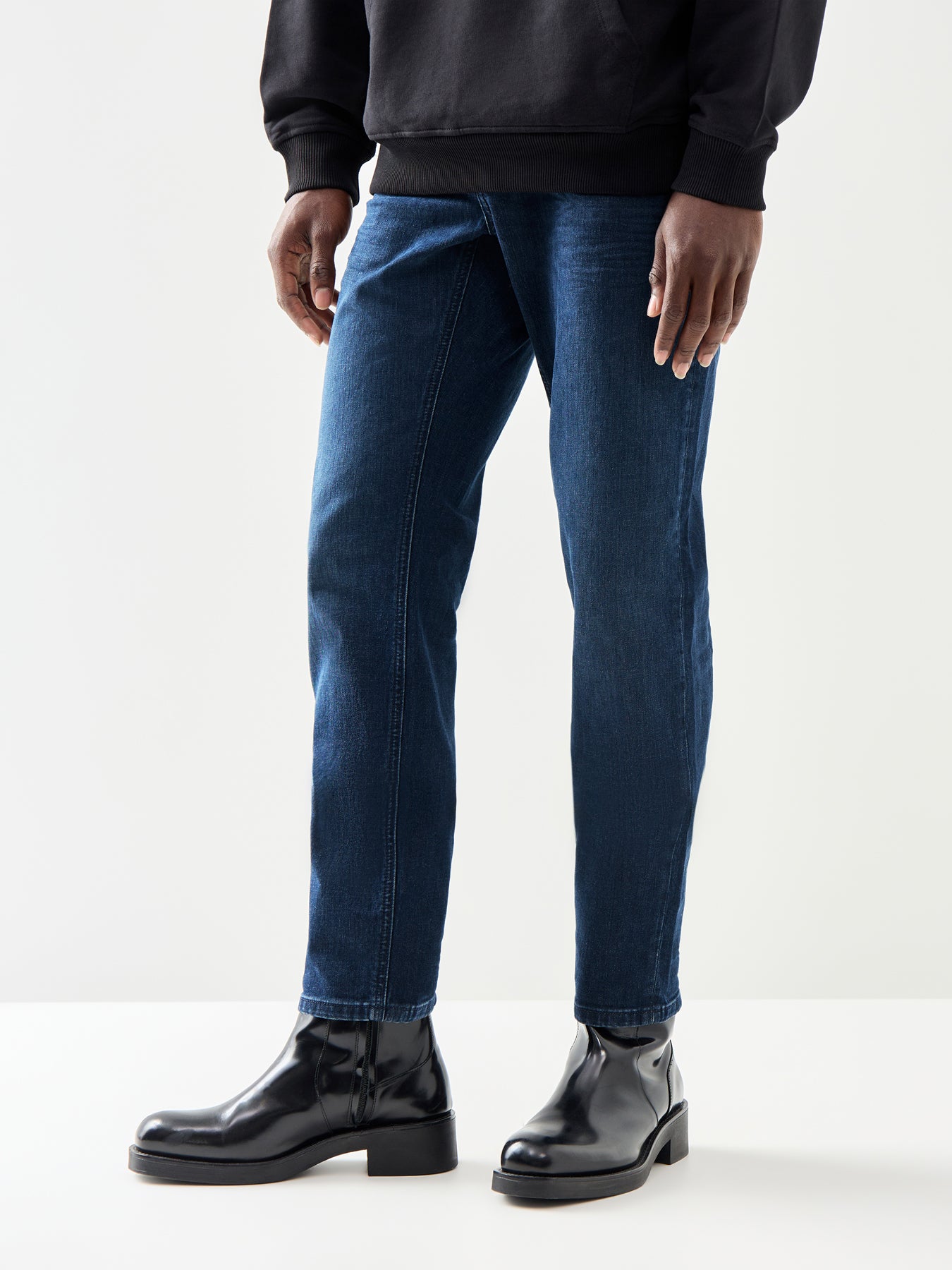 2019 D-Strukt Slim Fit Jeans