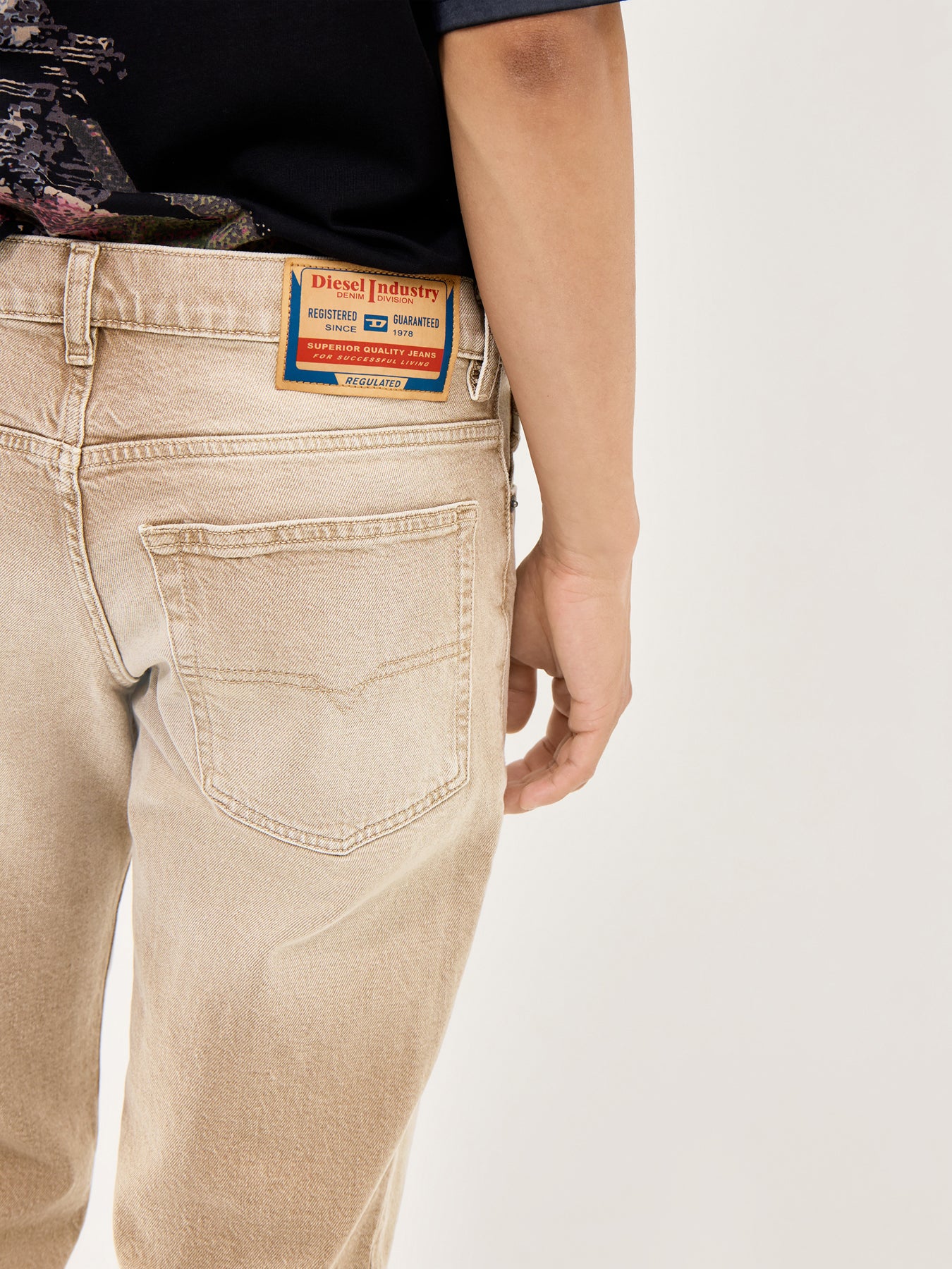 2023 D-Finitive Tapered Fit Jeans