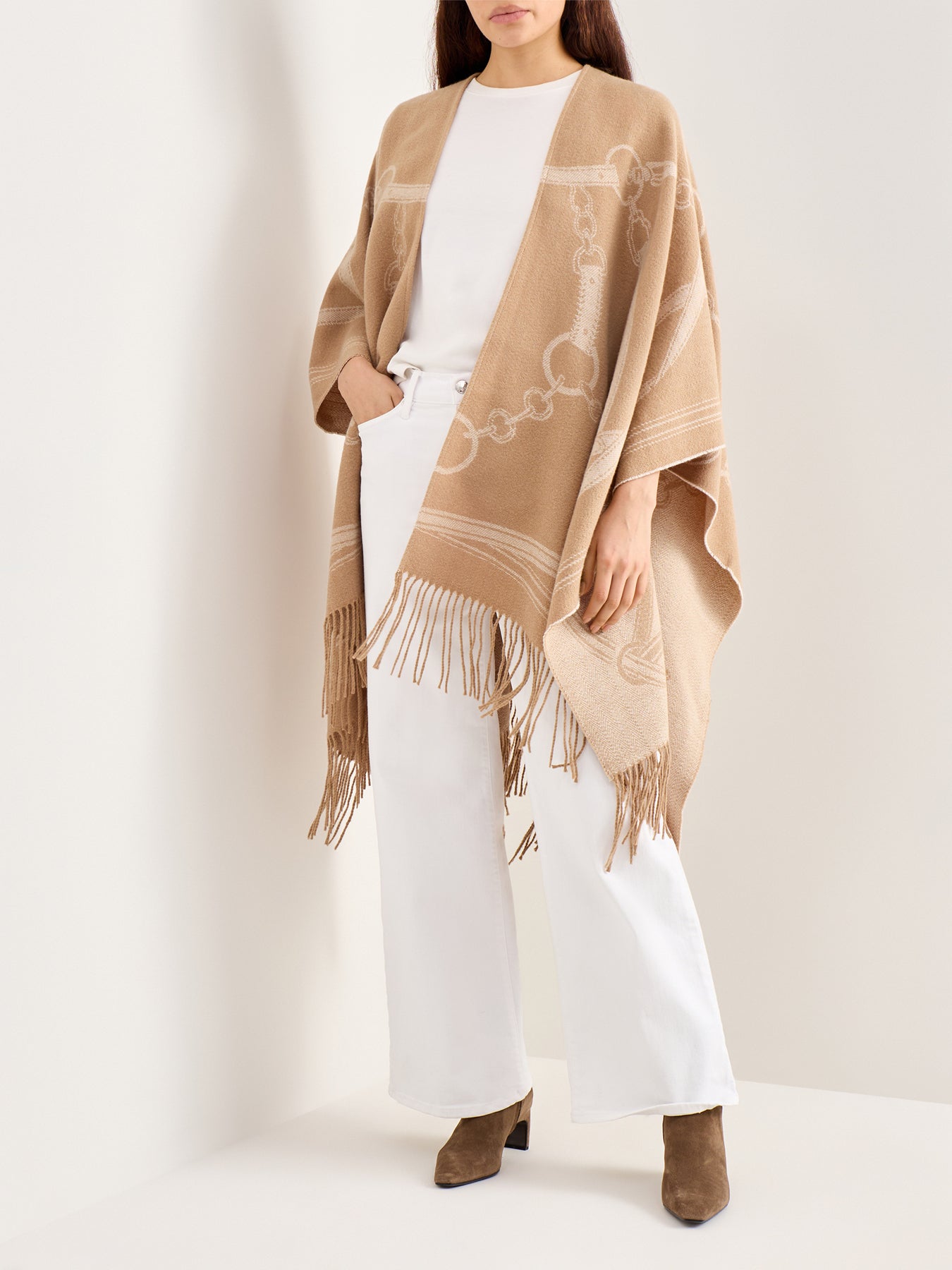 Jacquard Cape Cream