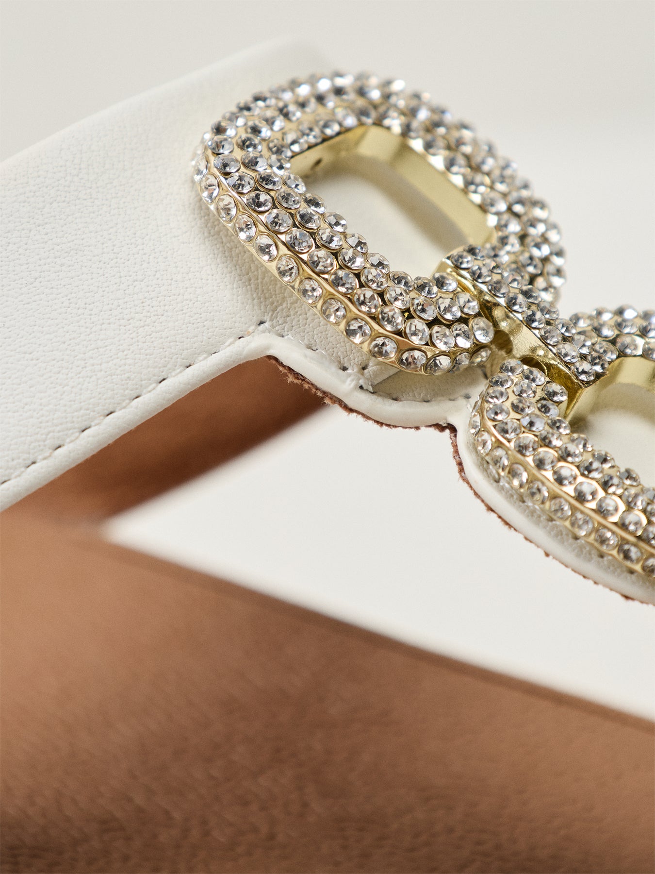 Fino Crystal-Chain Leather Toe-Post Sandals Urban White