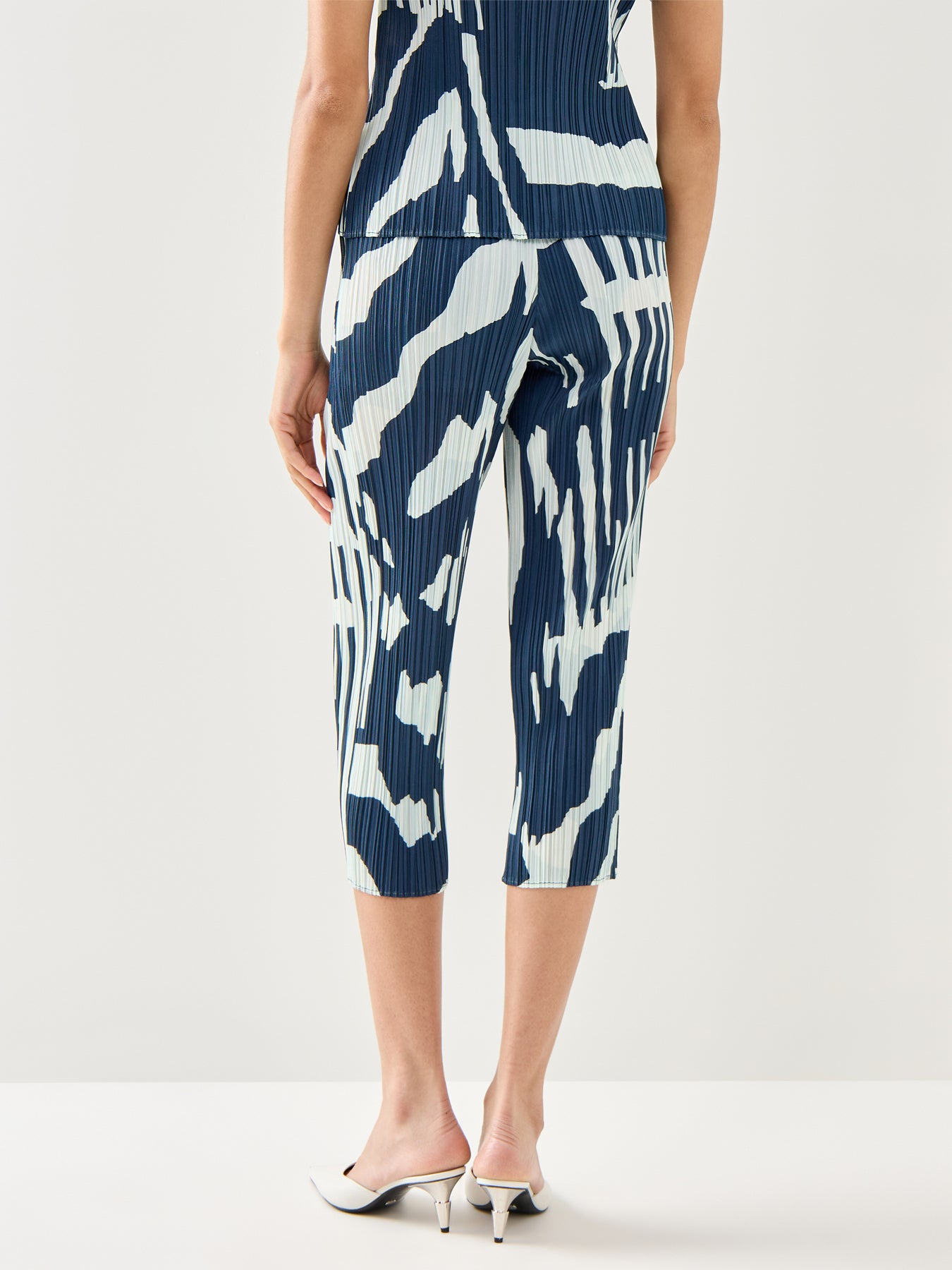 Pleats Refraction Print Slim Leg Pants