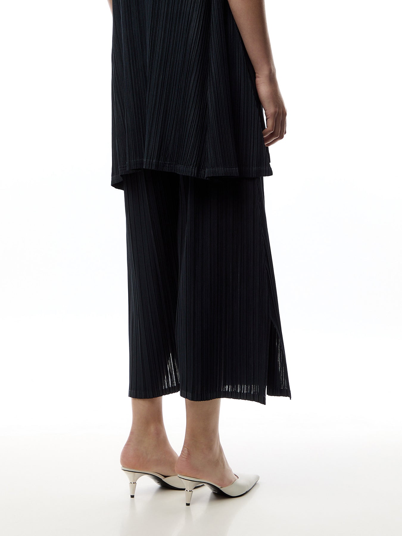 Pleats Mellow Blue Black Pants