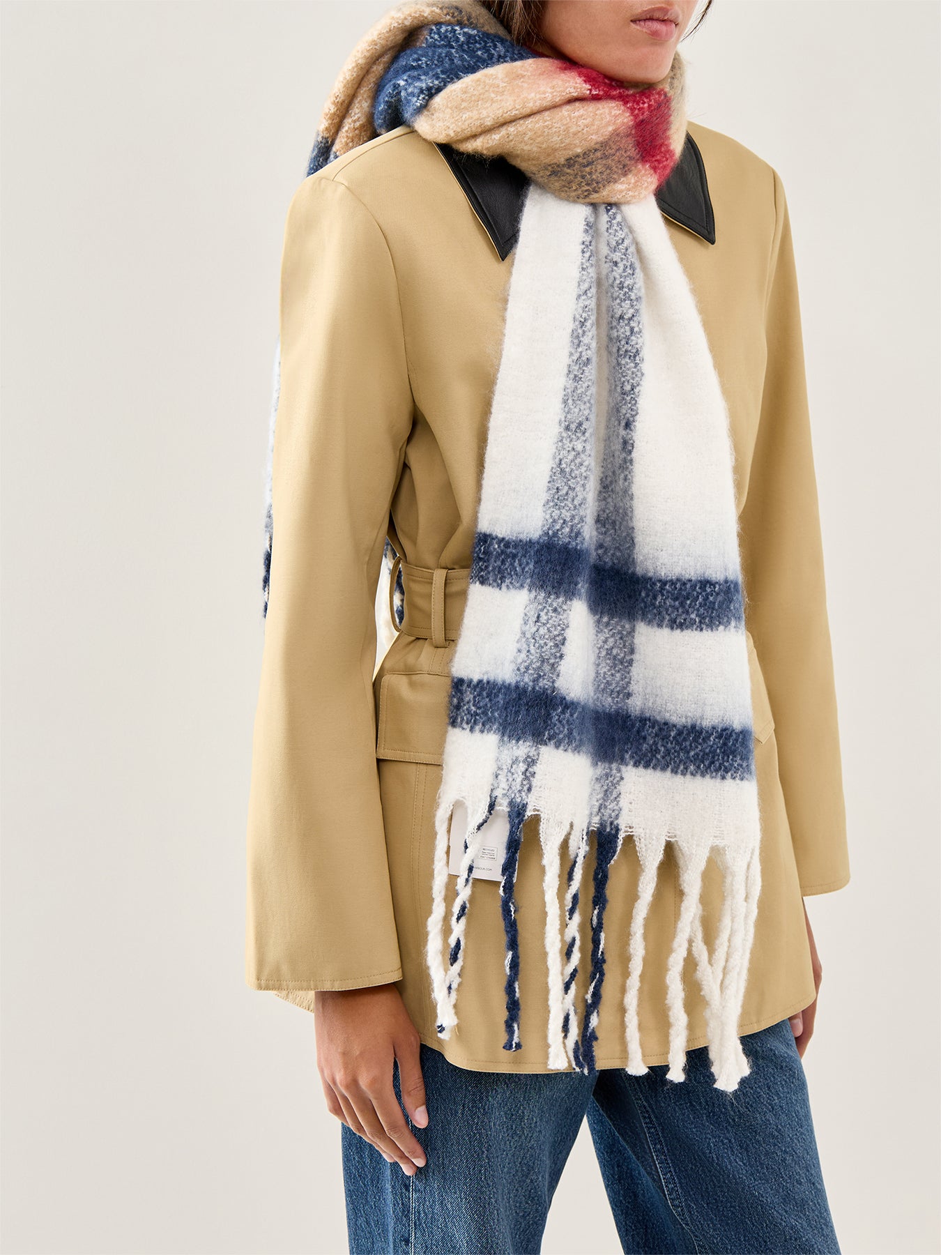 Isla Tartan Boucle Scarf