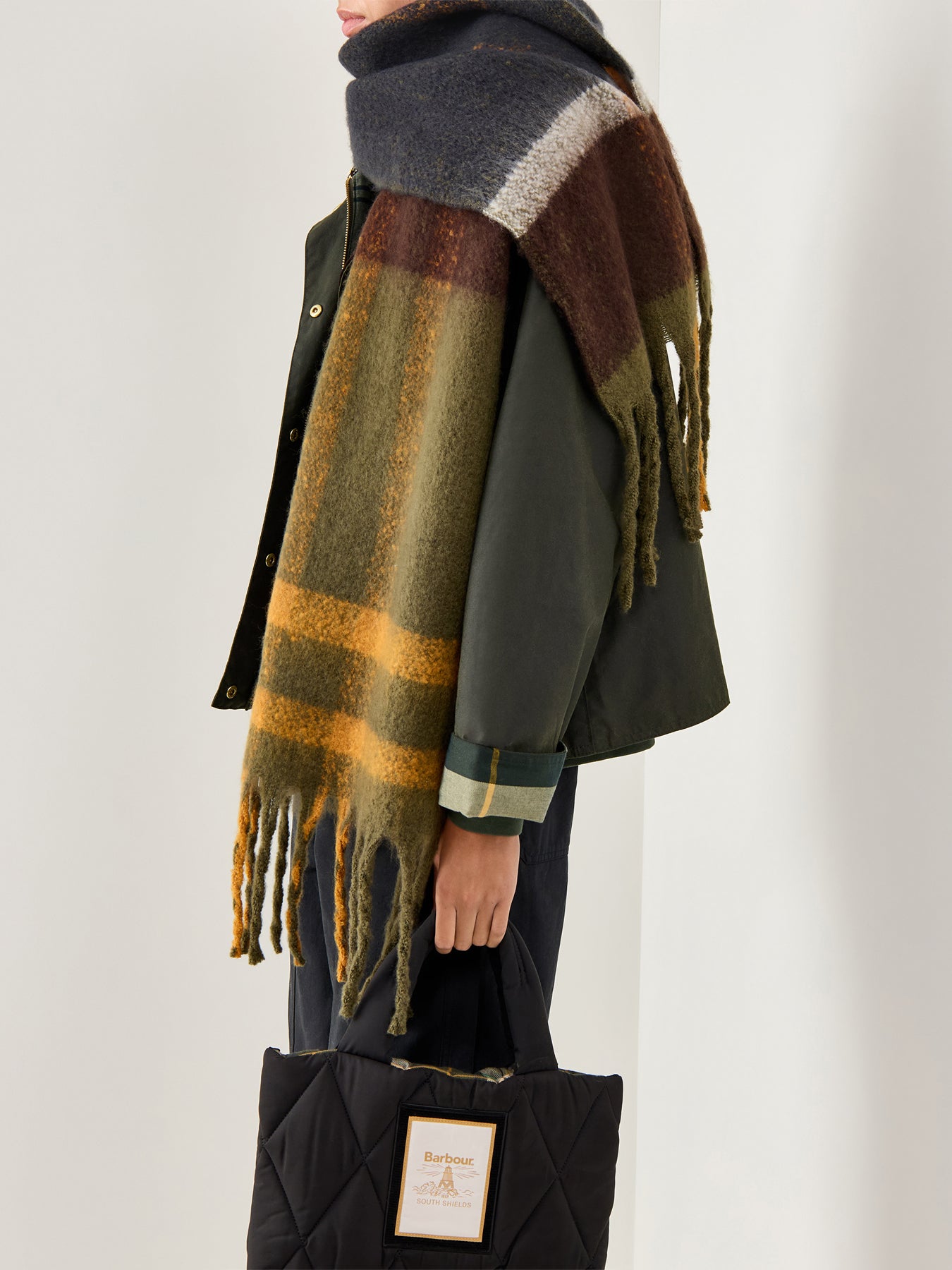 Isla Tartan Boucle Scarf Blue