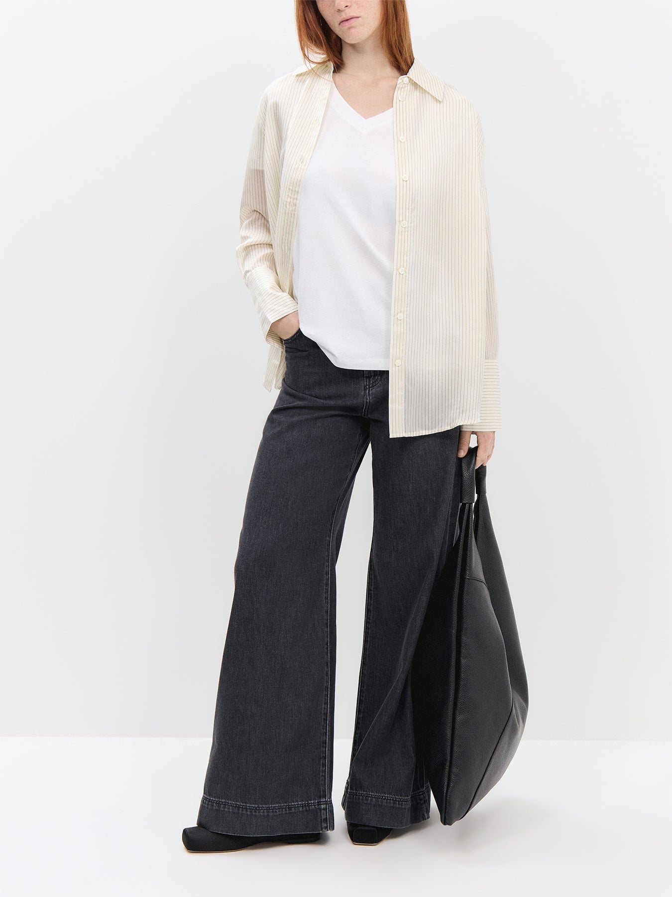 Essential Short Sleeve V-neck Tee