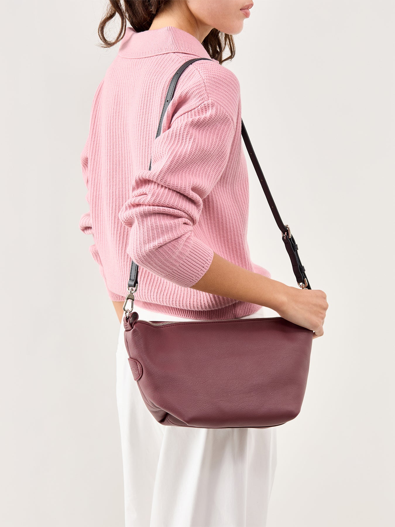Le Slouchy Small Leather Crossbody Bag Pomegranate