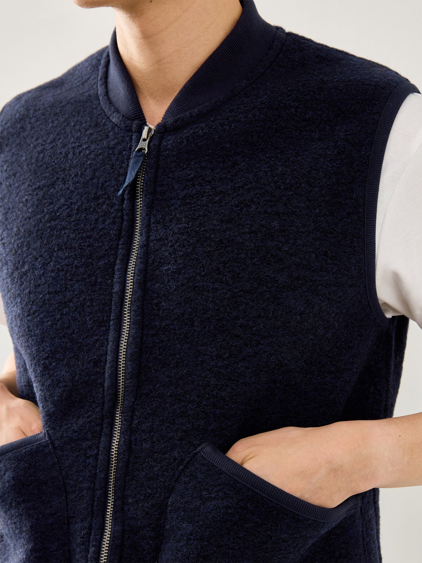 Knitted Boiled Vest Navy