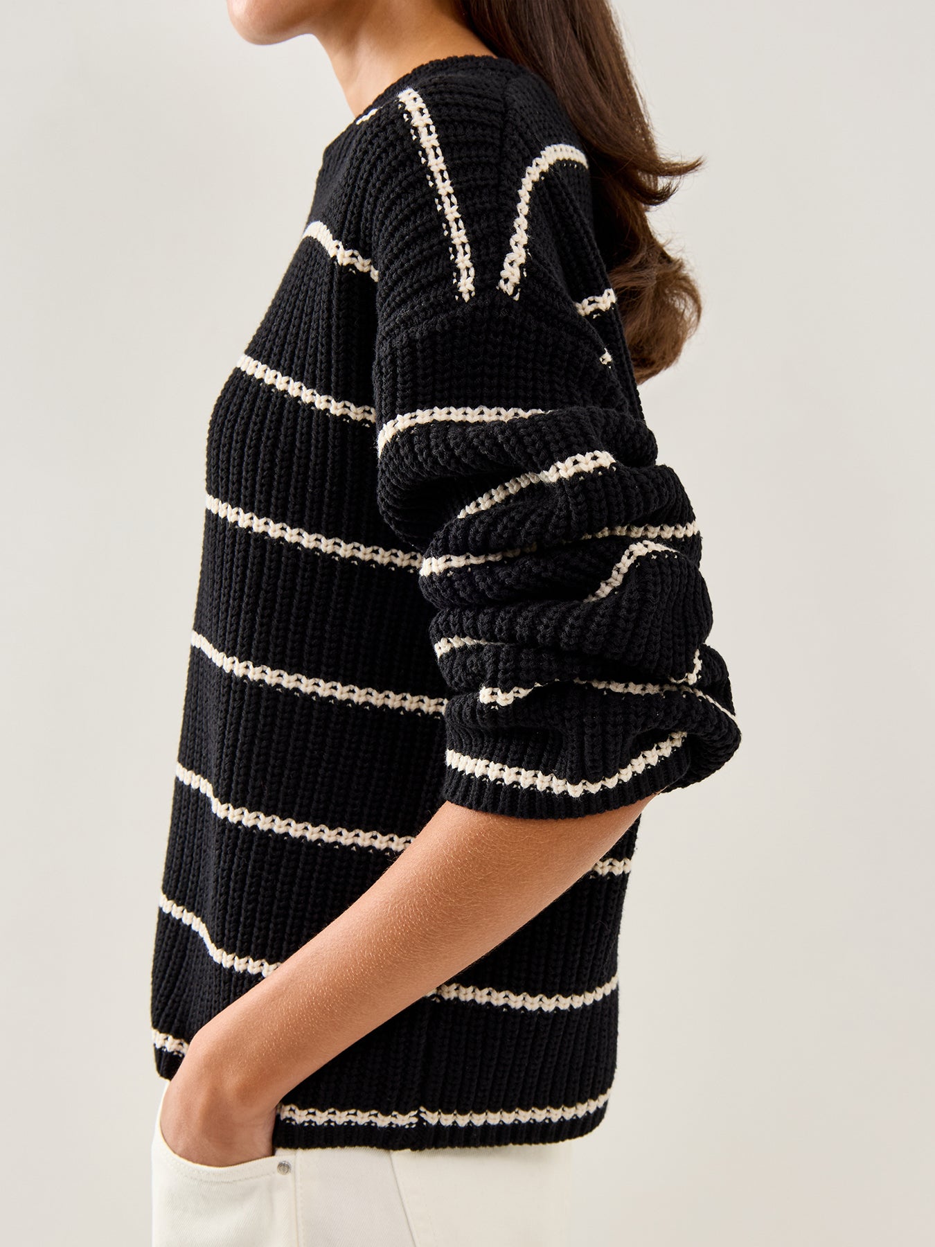 Selma Sus Knit O Neck Black Birch