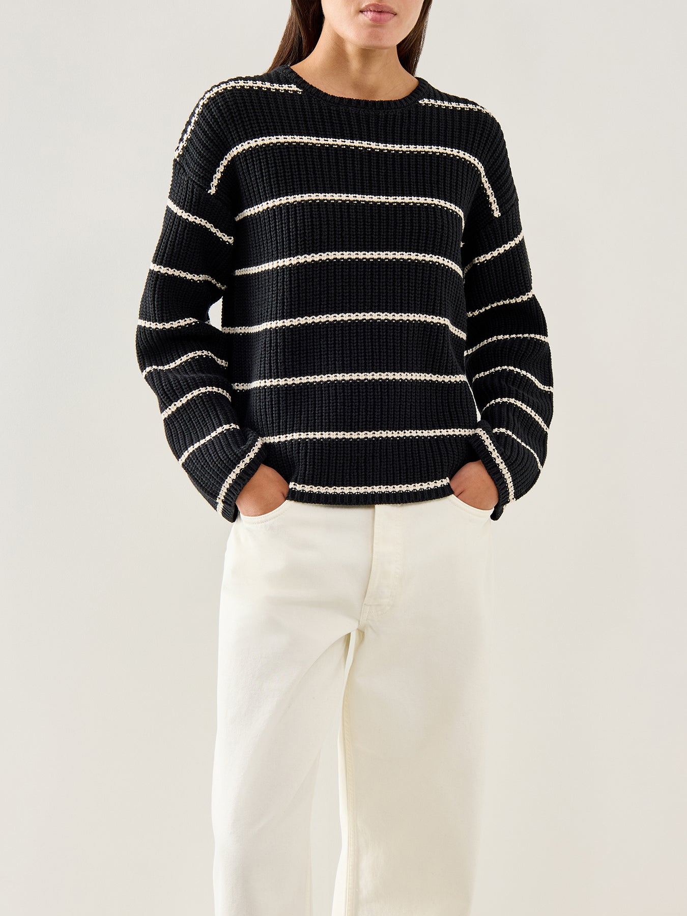 Selma Sus Knit O Neck Black Birch