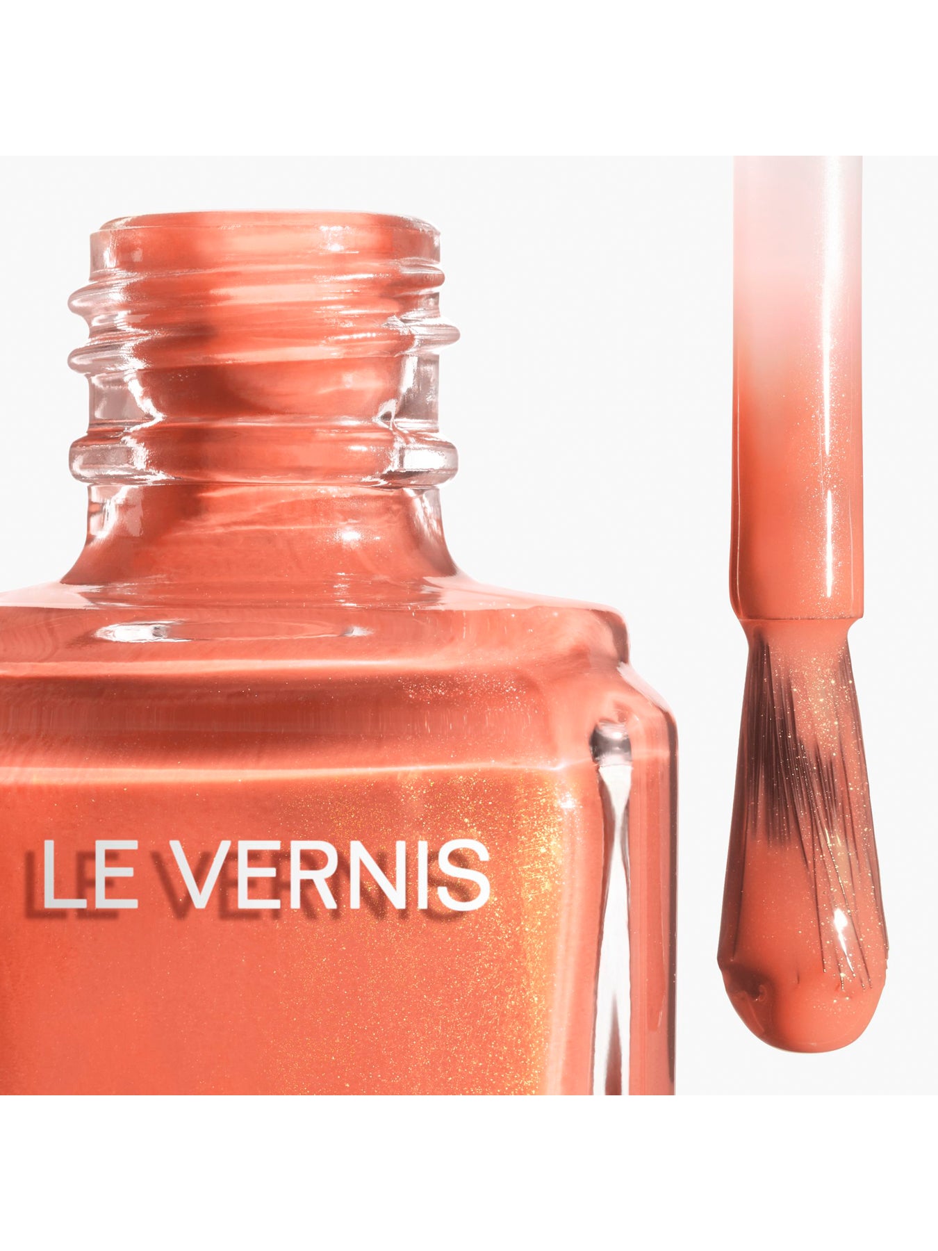 Le Vernis Nail Polish