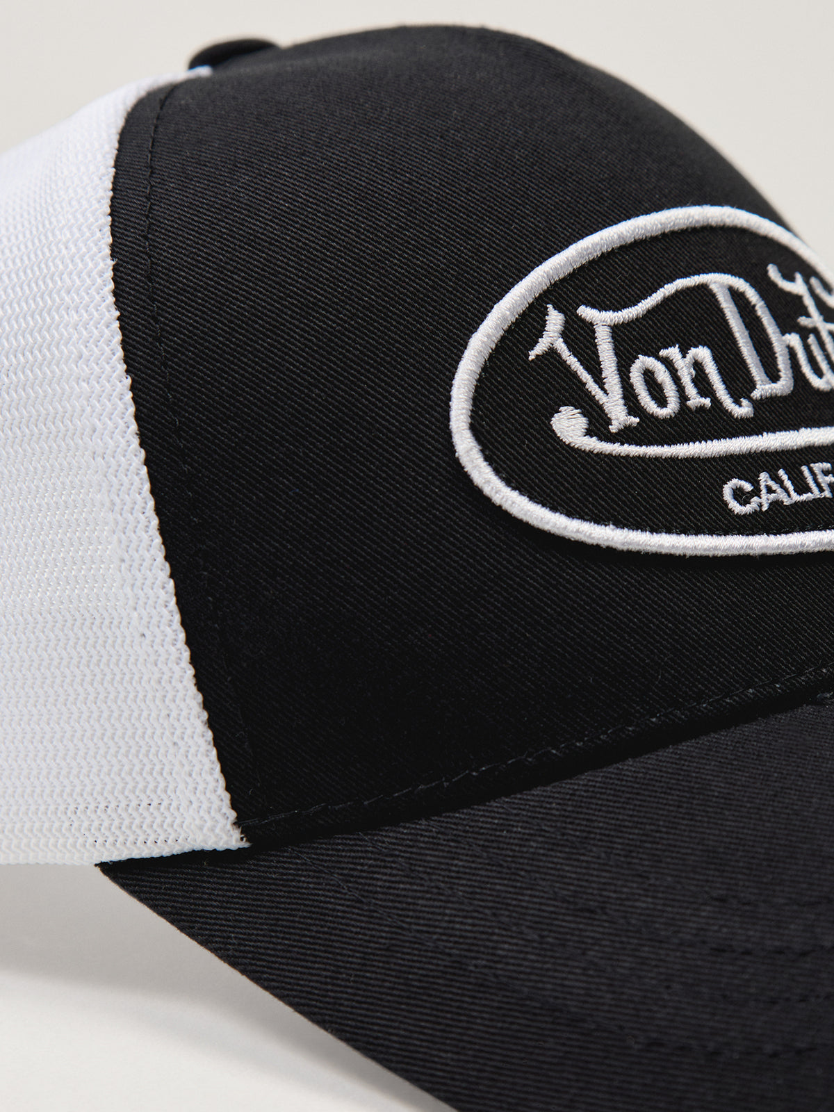 V Dutch Cap Lof B26 Black