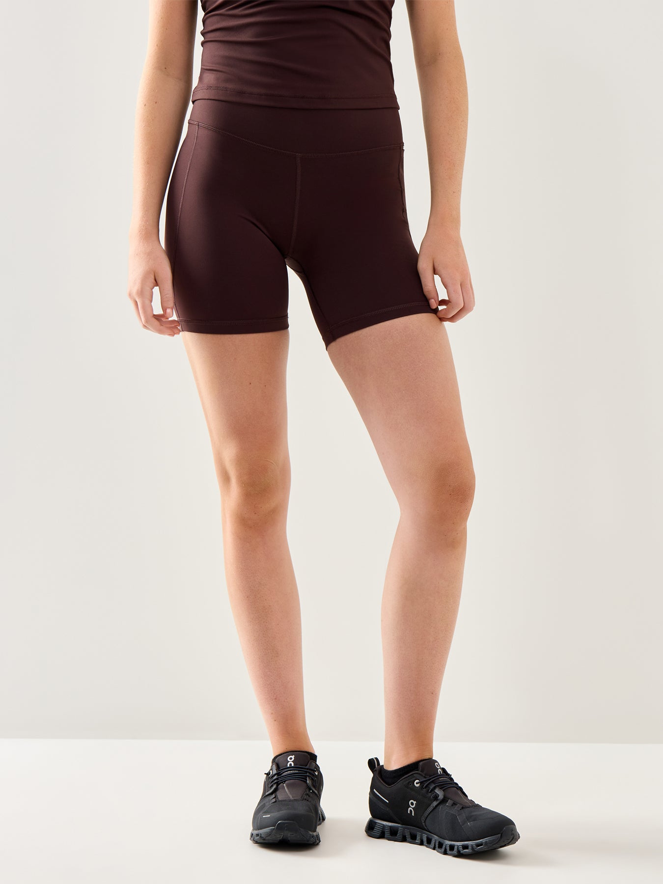 Ultimate Yoga 6' Short Sable Brown