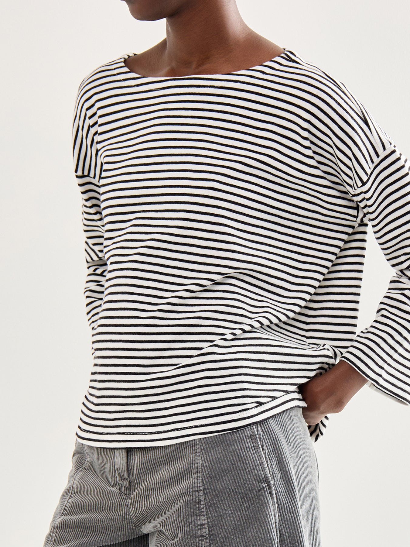 Bateau Neck Bracelet Sleeve Top White/Black